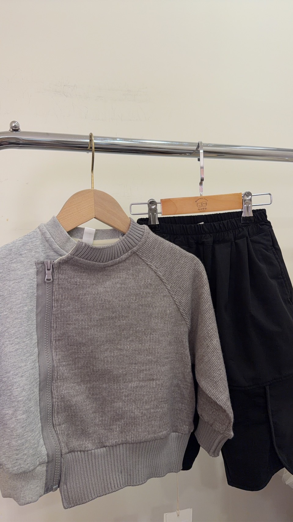 53005設計師家-特殊拼色拉鏈磨毛上衣