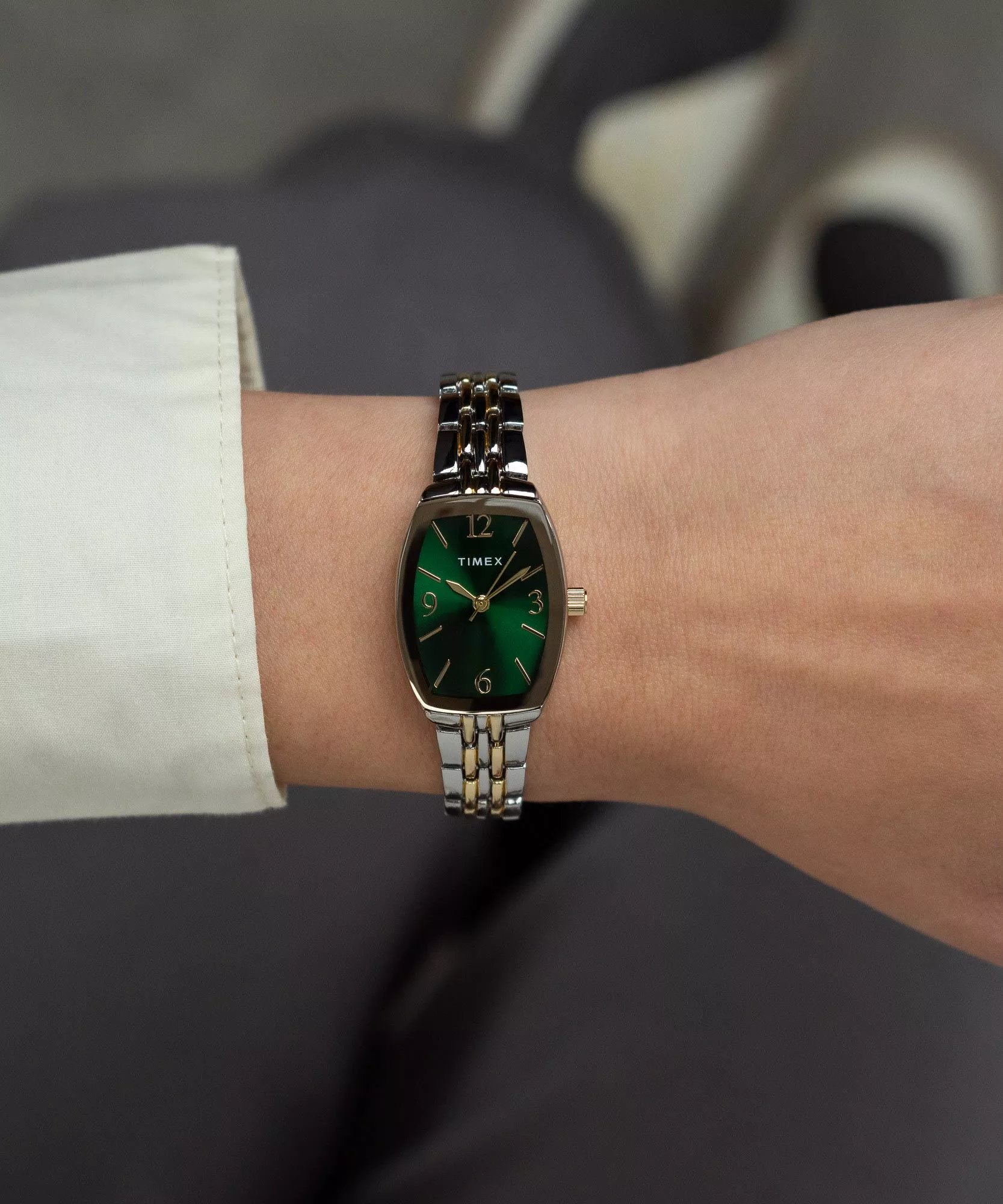 萬年鐘錶 - TIMEX 天美時  綠色面盤長方形細緻女錶 TW2Y22300 錶徑22MM