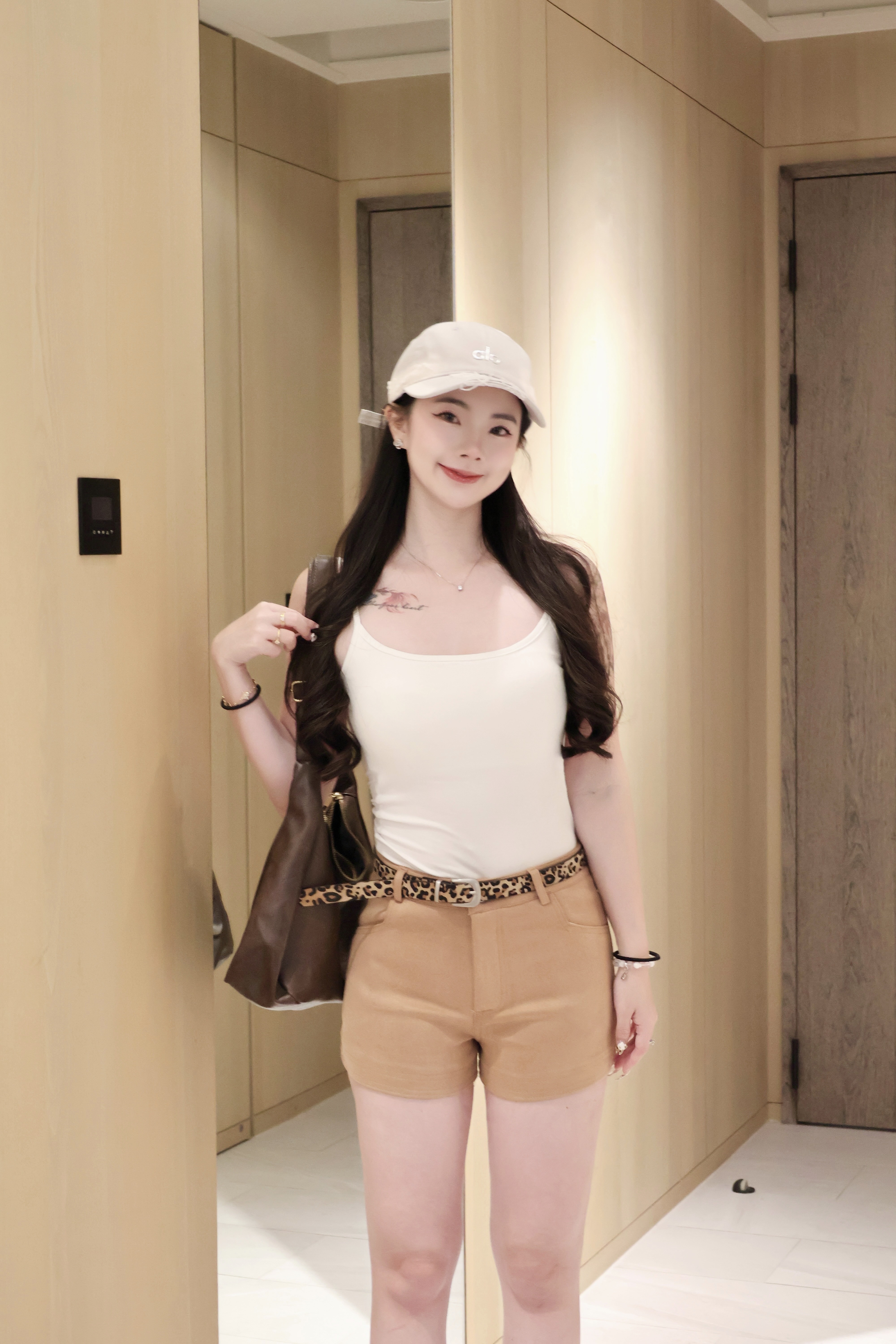 漫畫胸S腰小背心🌶️