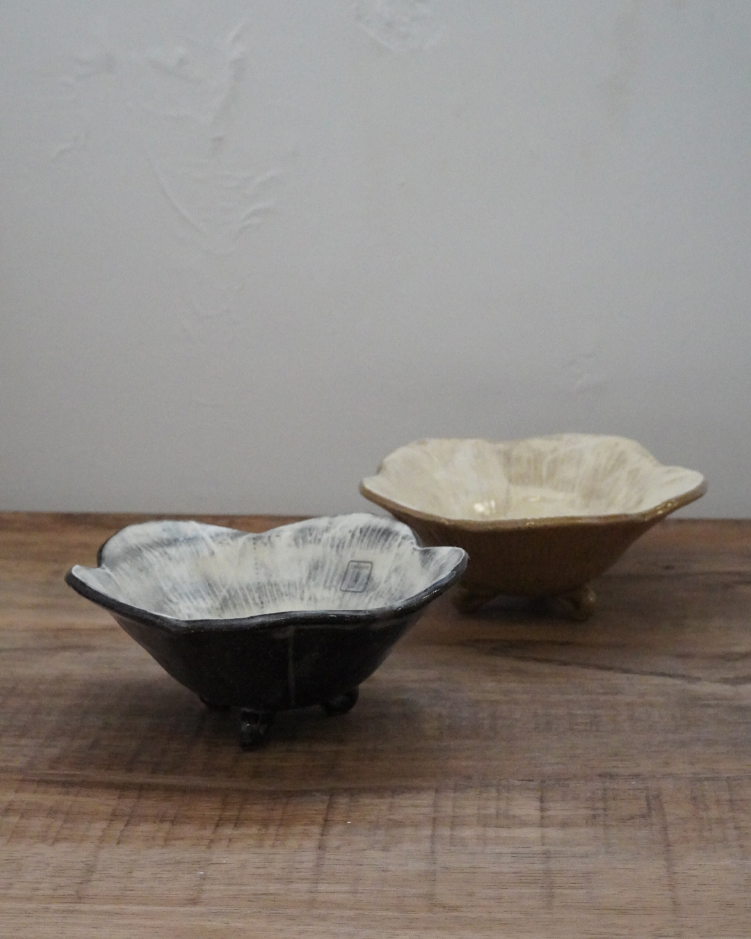 六魯 手工陶器 花朵三足小碗套裝｜Blut's