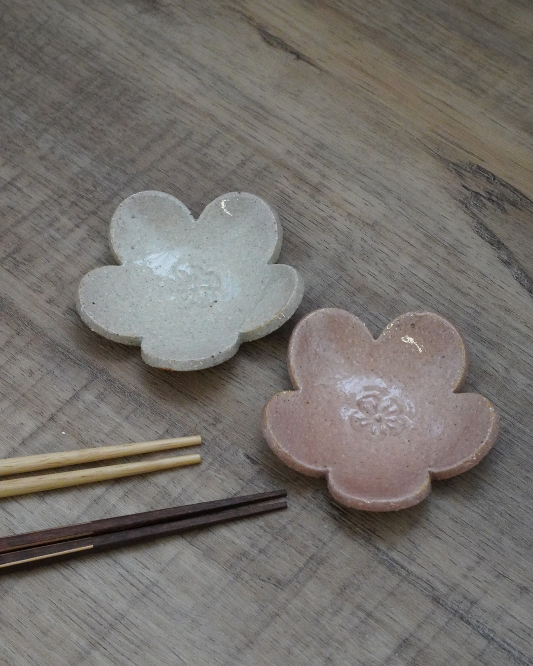 六魯 手工陶器 溫柔花朵小鹽皿/筷托(一對)｜Blut's