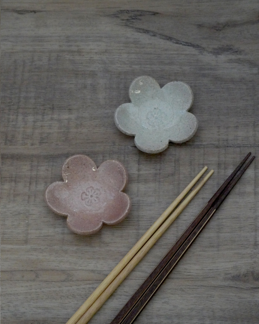 六魯 手工陶器 溫柔花朵小鹽皿/筷托(一對)｜Blut's