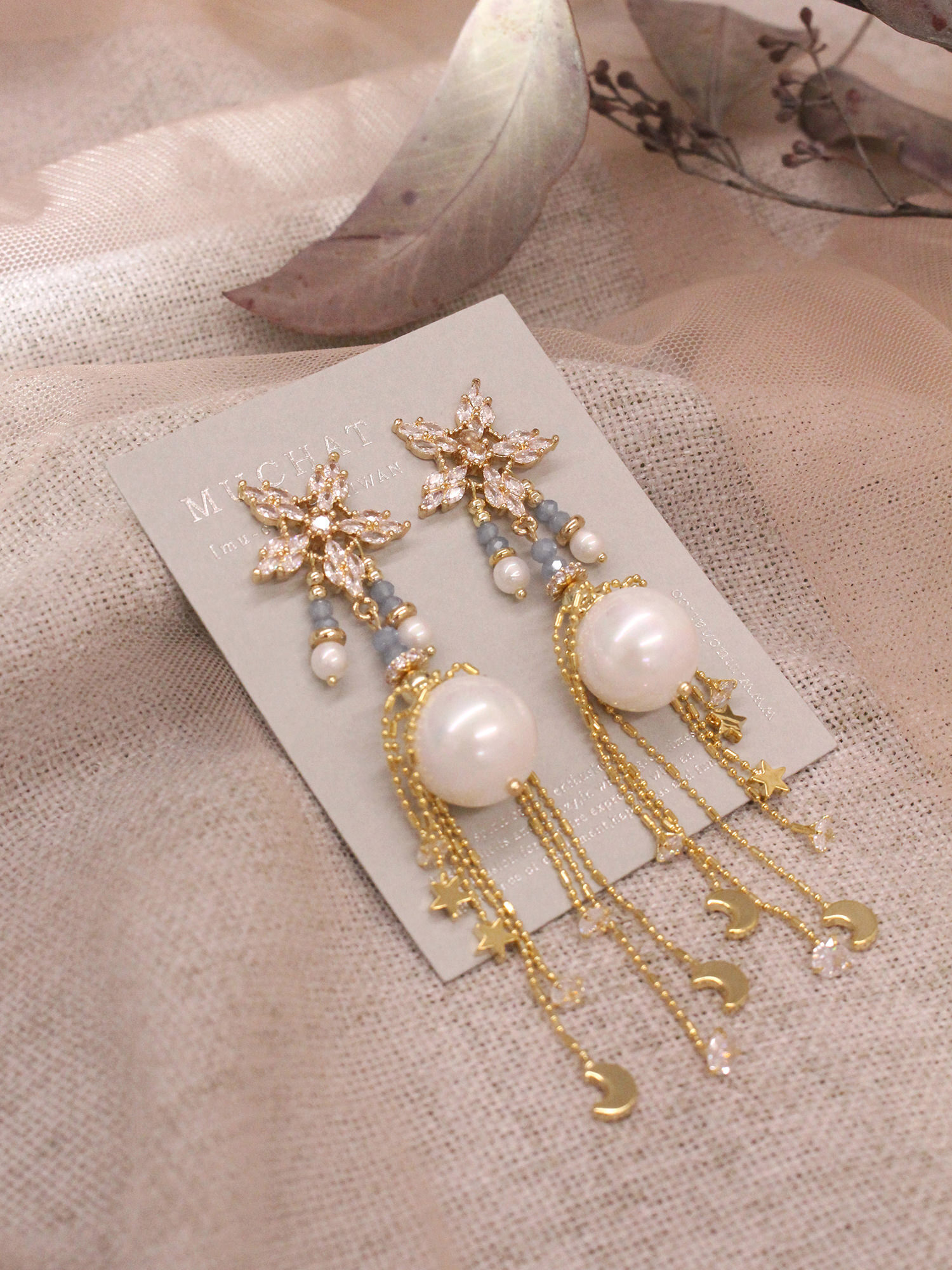 月神的化身。MUCHAT手作14KGP珍珠鋯石雪花純銀針耳環