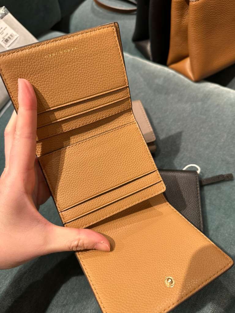 【預購】Tory Burch K1125912 荔枝紋三摺短銀包