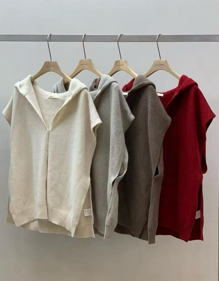 ER08 浣熊毛30% 羊毛10% 天絲30% 胸47 長26 $419