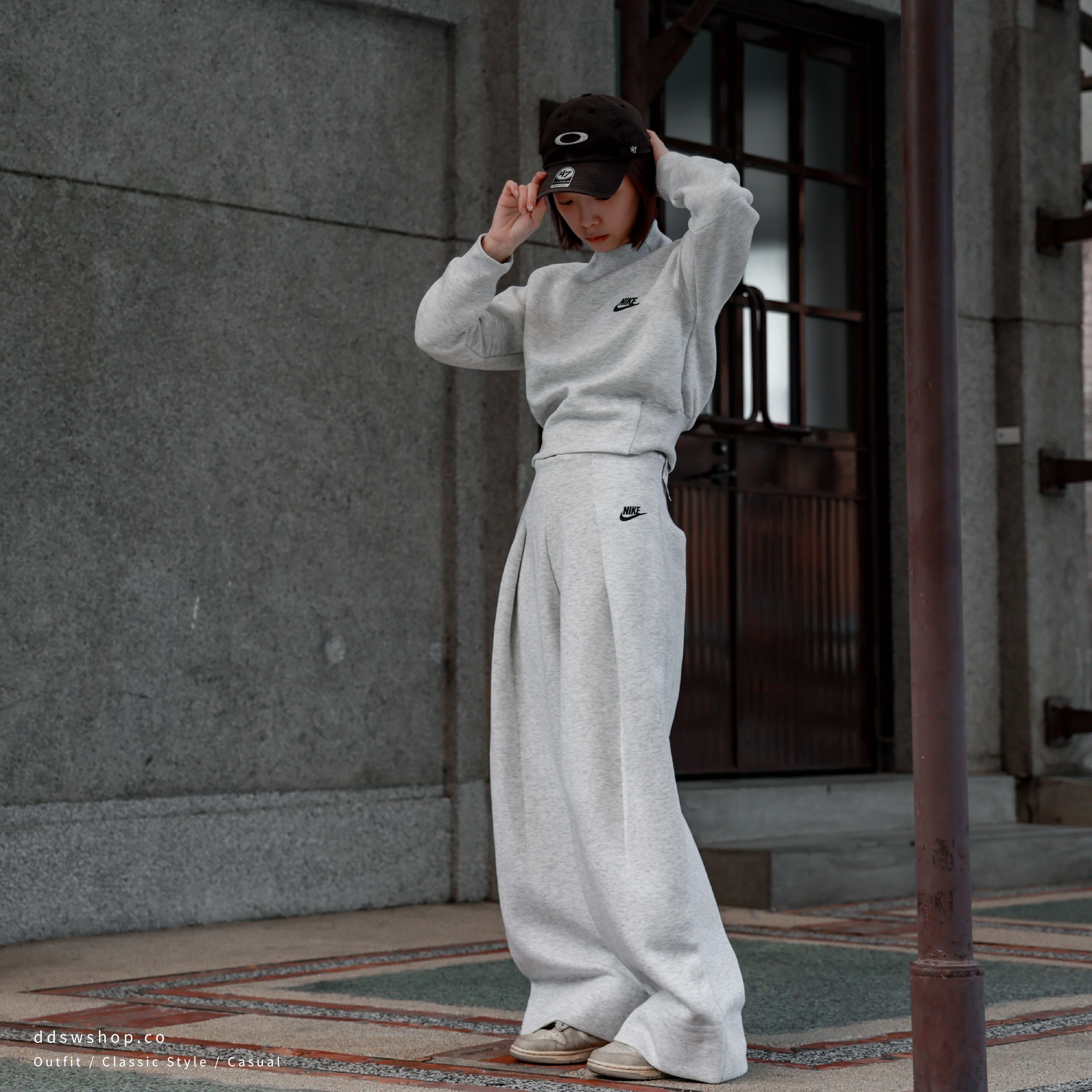 "代購" NIKE SPORTSWEAR TECH FLEECE 高領太空棉 灰色長袖 女款短版 大學T/長褲 套裝