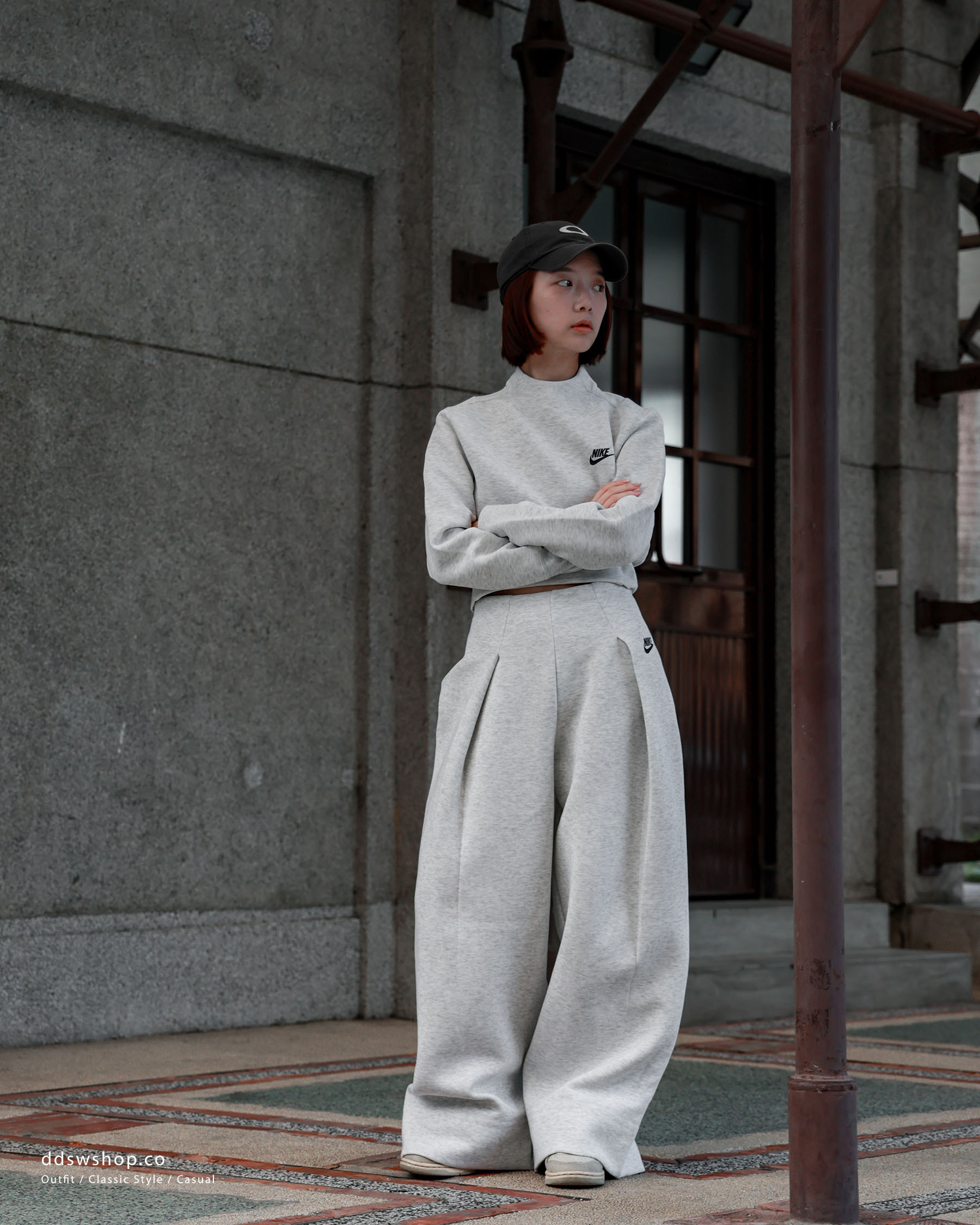 "代購" NIKE SPORTSWEAR TECH FLEECE 高領太空棉 灰色長袖 女款短版 大學T/長褲 套裝