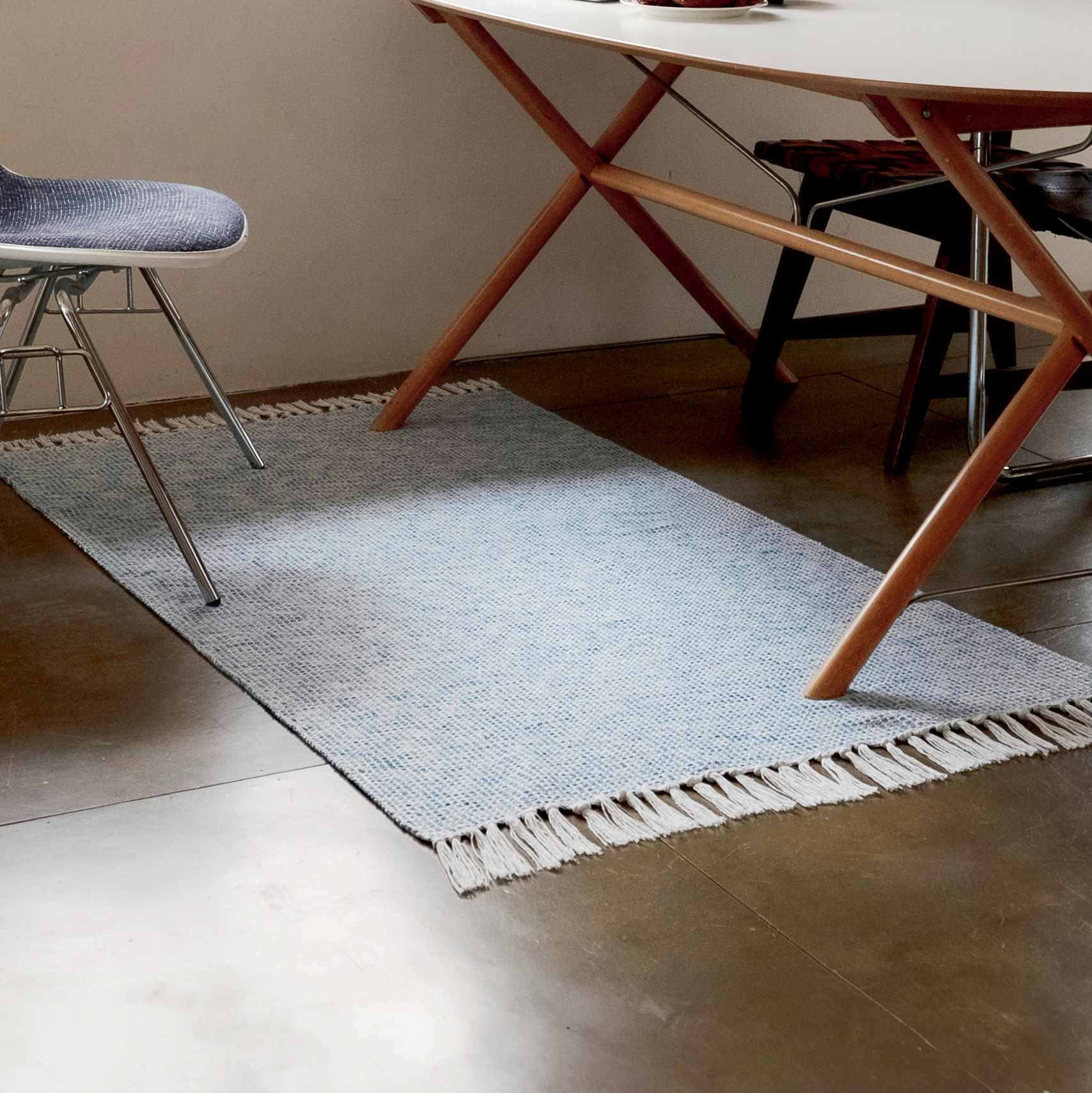 藍懶的日常 Lazy Blue｜手工編織地毯