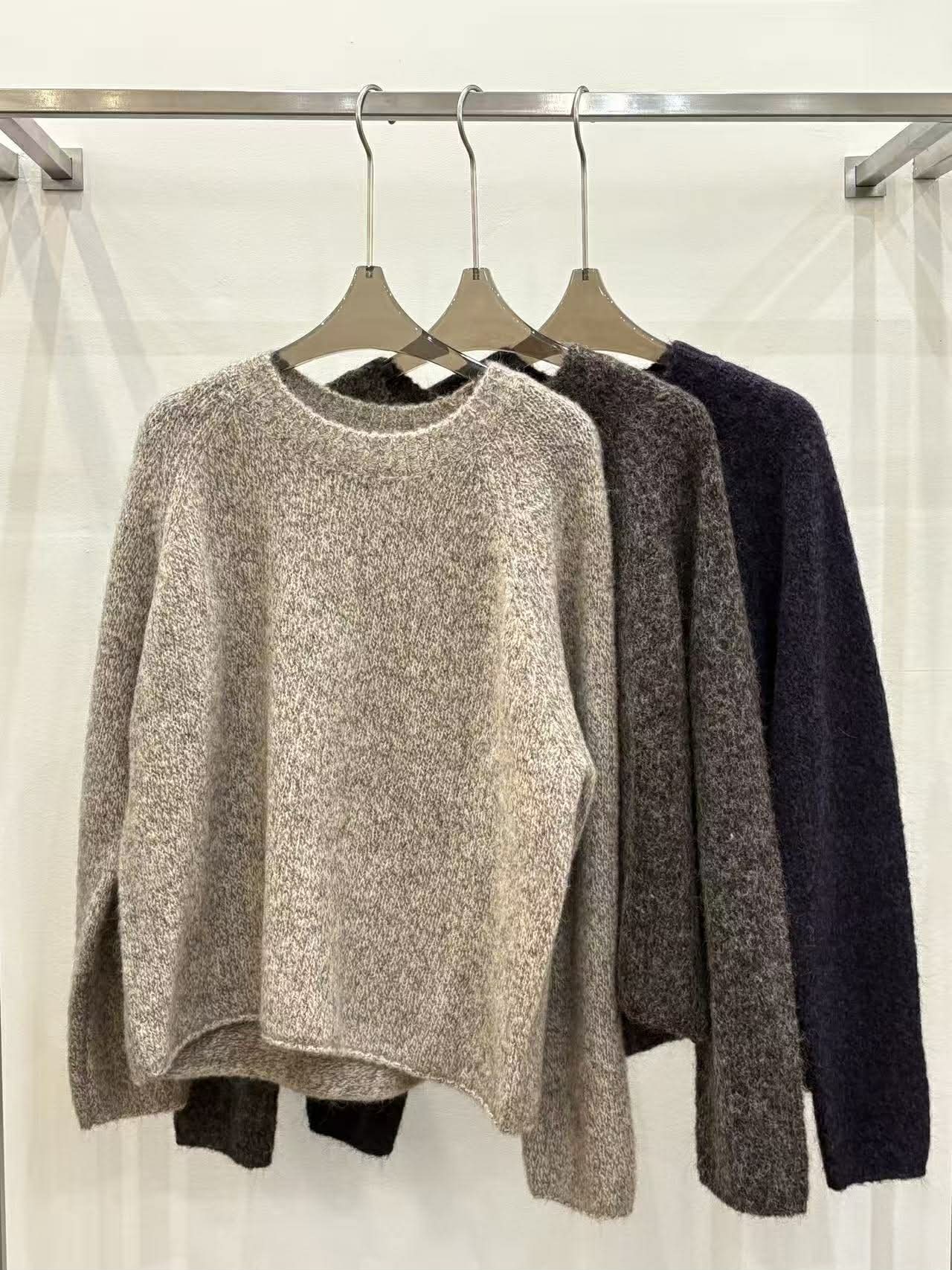 FN02 馬海毛羊毛混色圓領毛衣