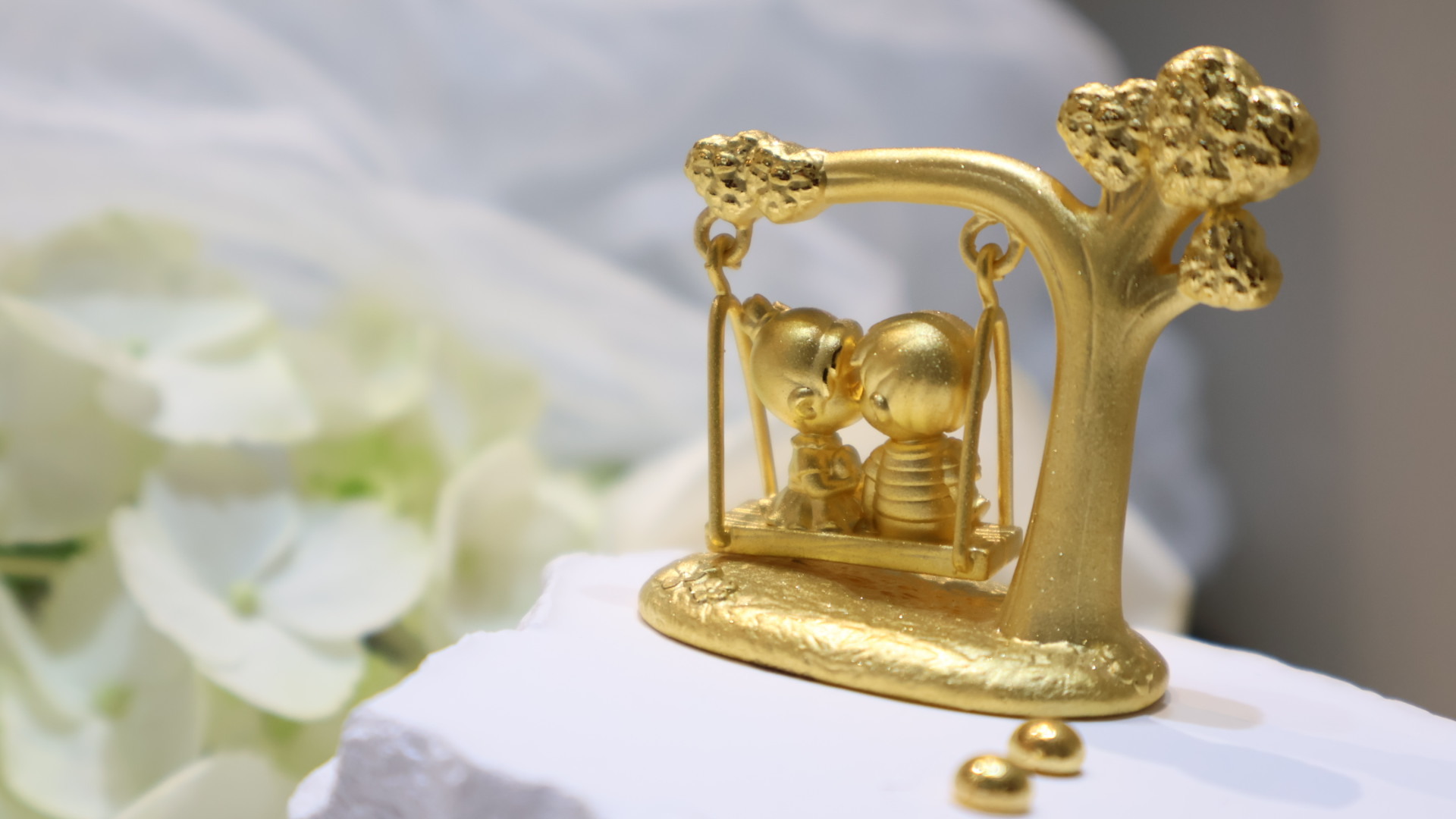 樹下鞦韆・金雕擺飾