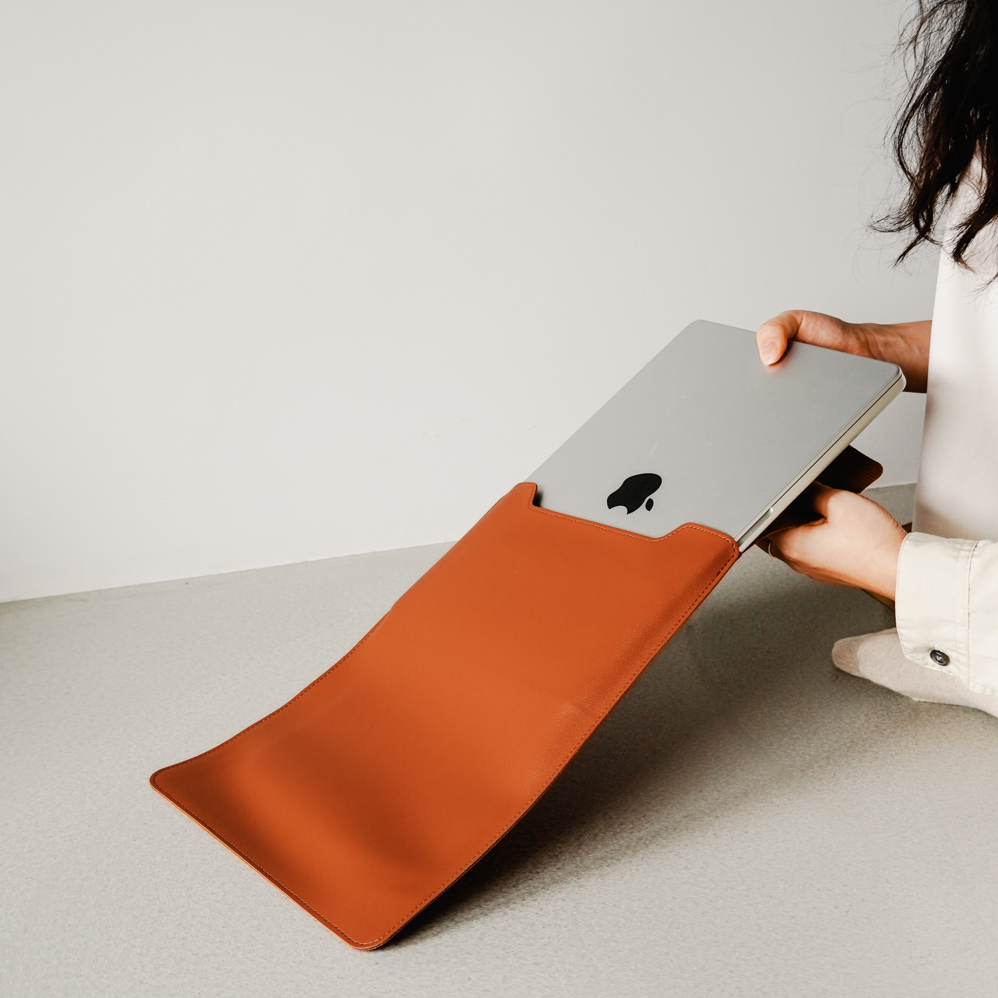 多功能皮革支架筆電包 13.3/14寸 三色售