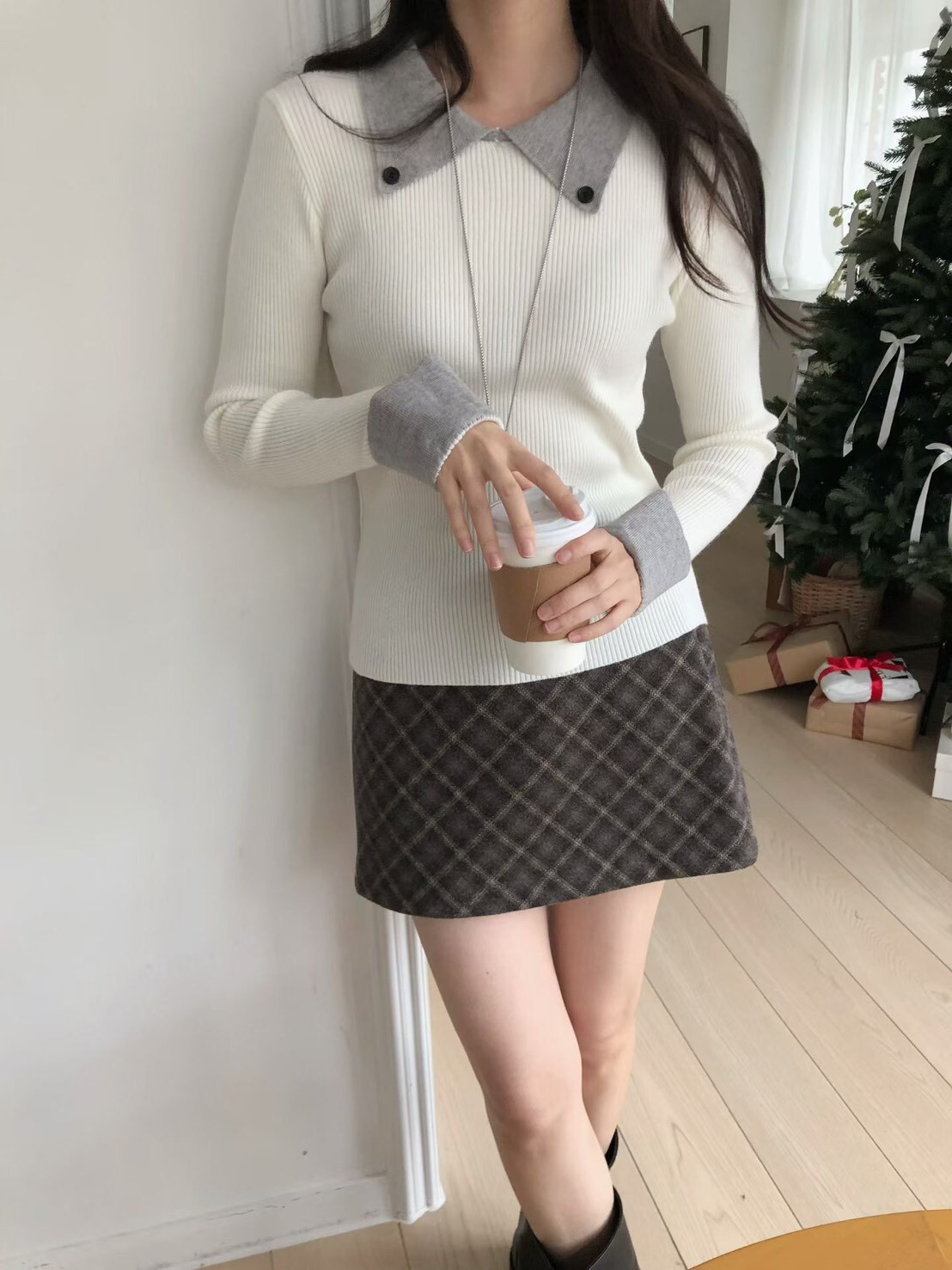 撞色尖領合身針織衫