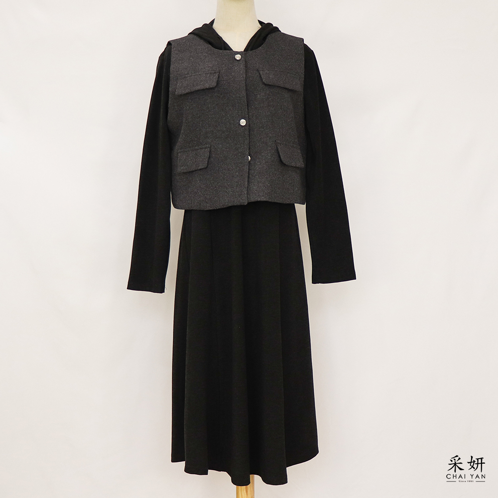 二件式 毛氈背心+刷絨長袖連帽連衣裙