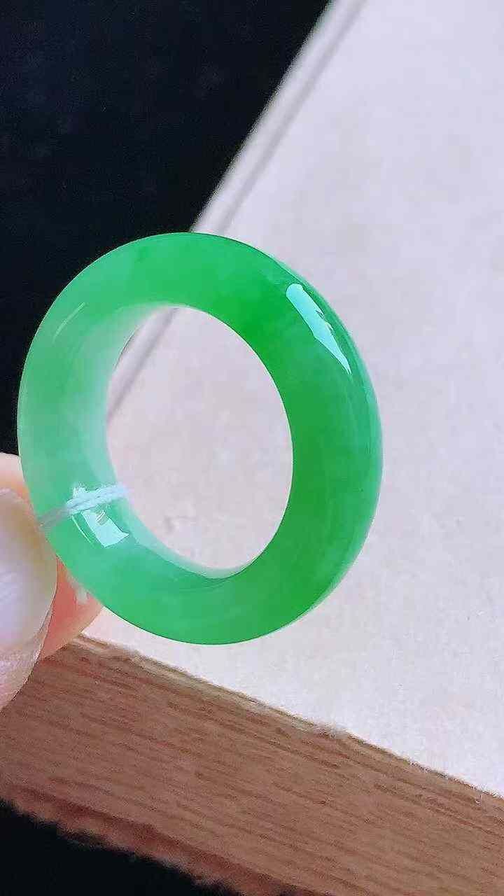 1117579 翡翠冰陽綠戒圈 (圈口 12號)