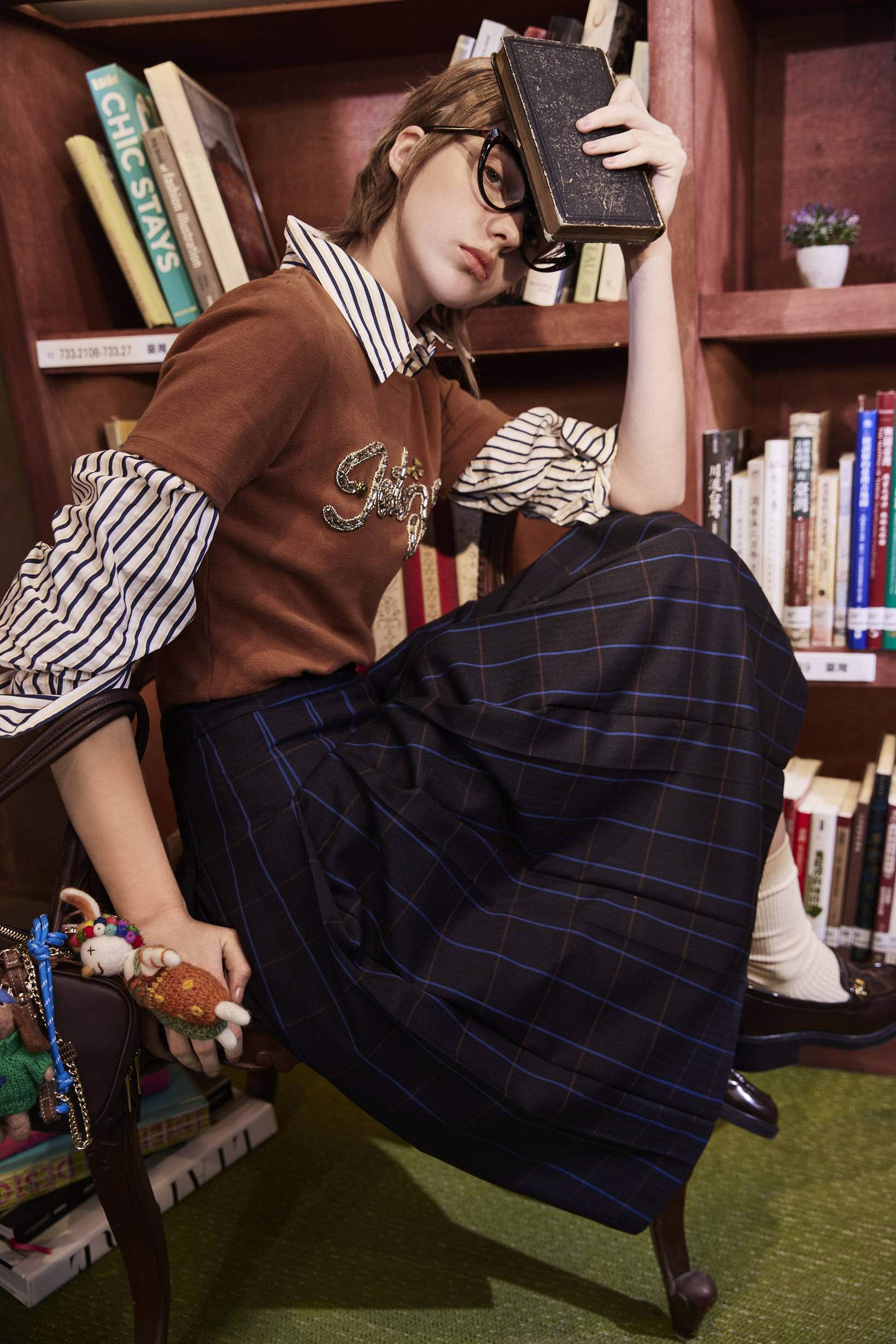 BE15055C1 靜藍格紋散摺裙