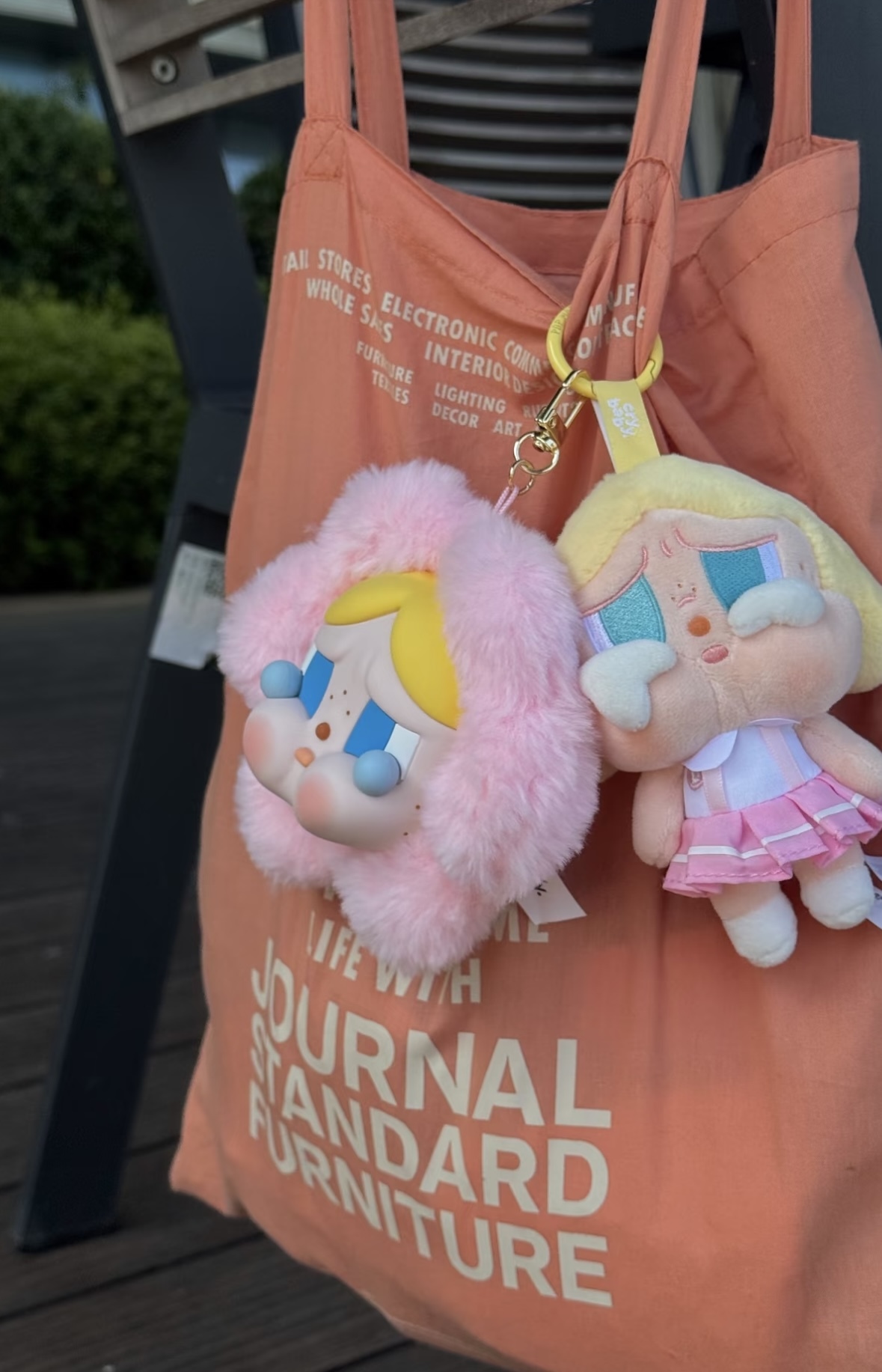 代購-泡泡瑪特 CRYBABY 花花毛絨耳機包