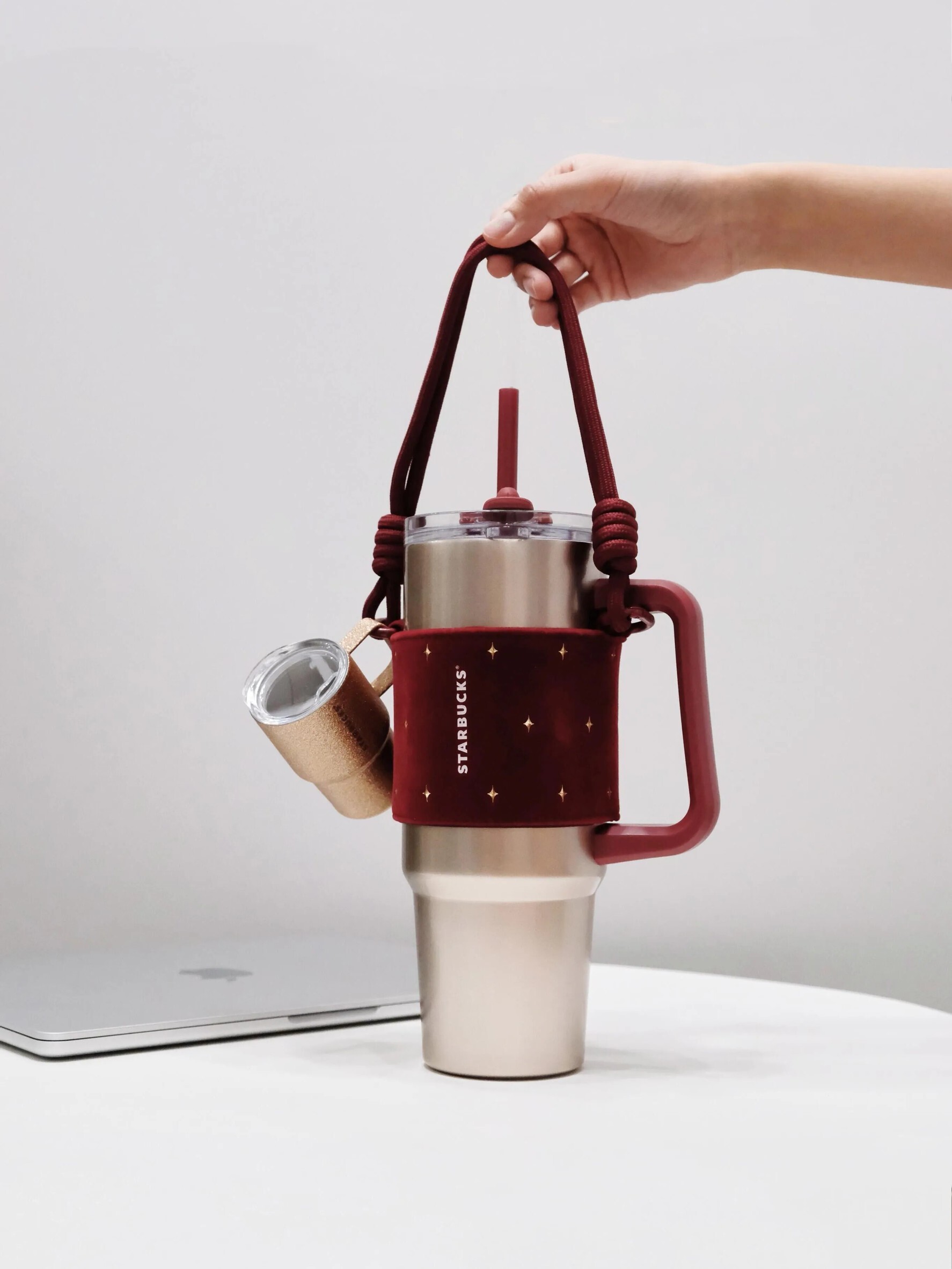 <📢聖誕限定🎄! > Starbucks 星巴克 雙飲口不鏽鋼吸管保溫杯 附背帶