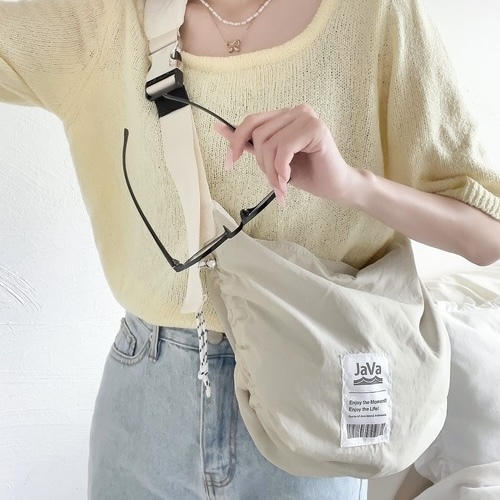 JaVa 抽繩 品牌標誌 尼龍 肩背包 斜背包 休閒 三色 日本代購 74822085