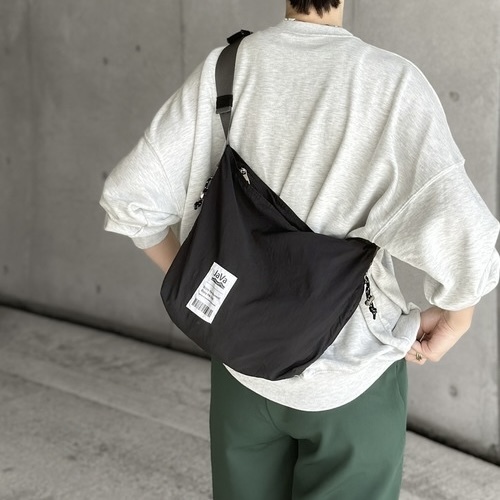 JaVa 抽繩 品牌標誌 尼龍 肩背包 斜背包 休閒 三色 日本代購 74822085