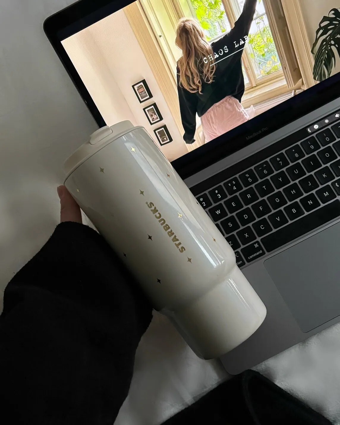 <聖誕限定🎄> Starbucks 星巴克 蝴蝶結背帶 吸管不鏽鋼保溫杯 910ml