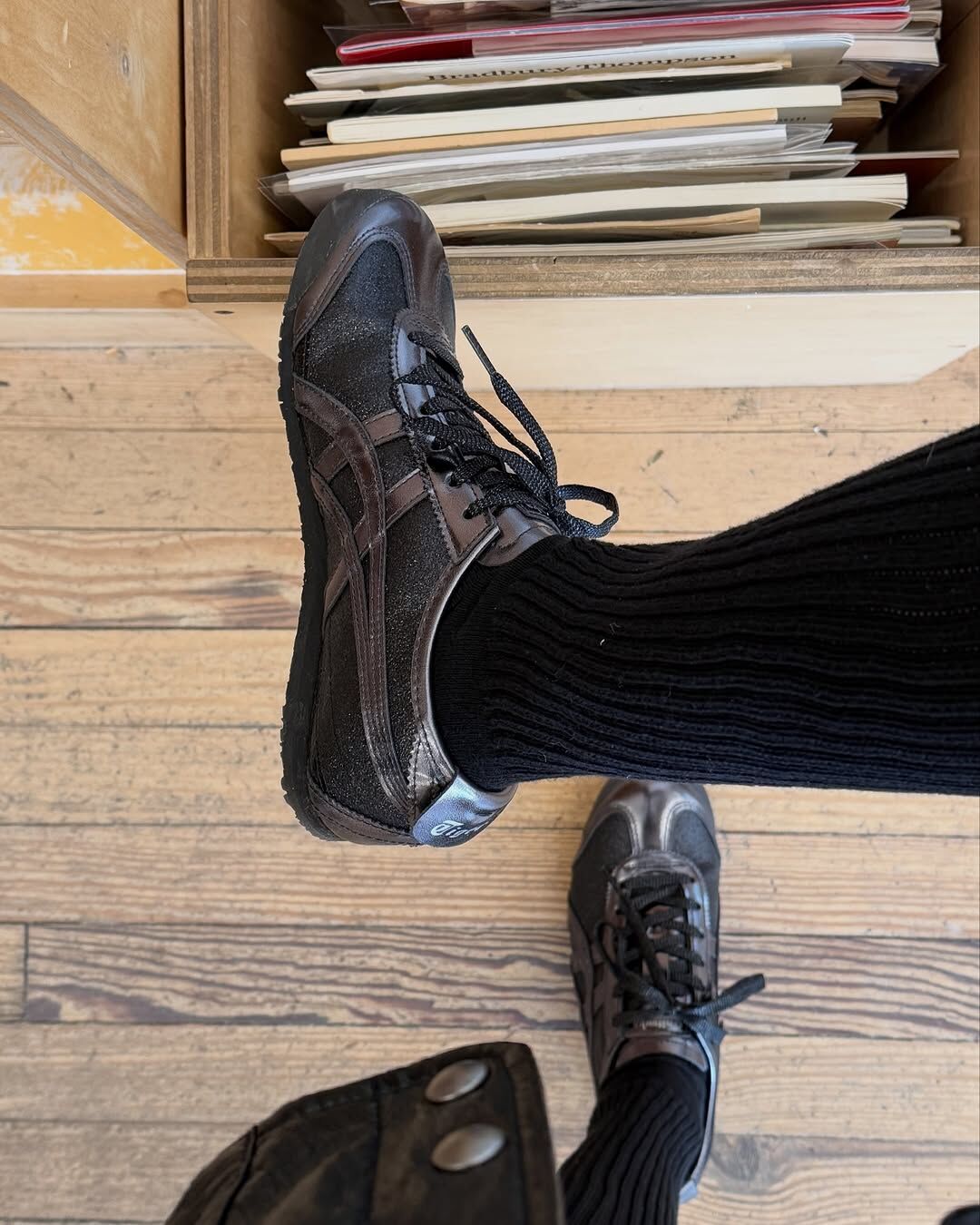 Onitsuka Tiger Mexico 66 鬼塚虎 德訓鞋 銀河黑 閃銀 閃粉 女鞋 1183C480-001/ 預購