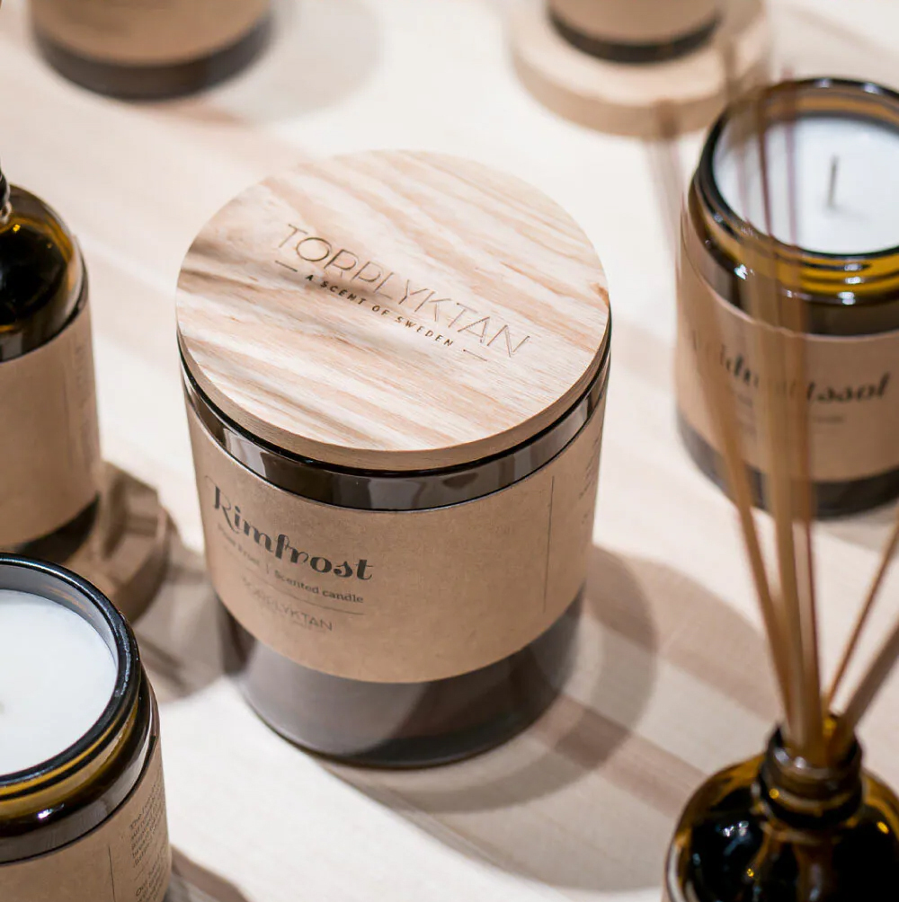 Torplyktan-solstickan,蠟燭-寒冬-木質調,桃子、鳶尾、烘烤香草、檀香、雪松