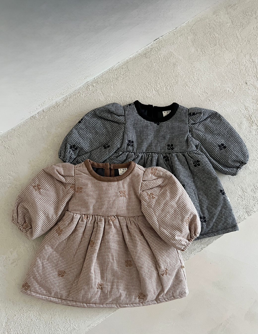 格紋紋理小花刺繡洋裝