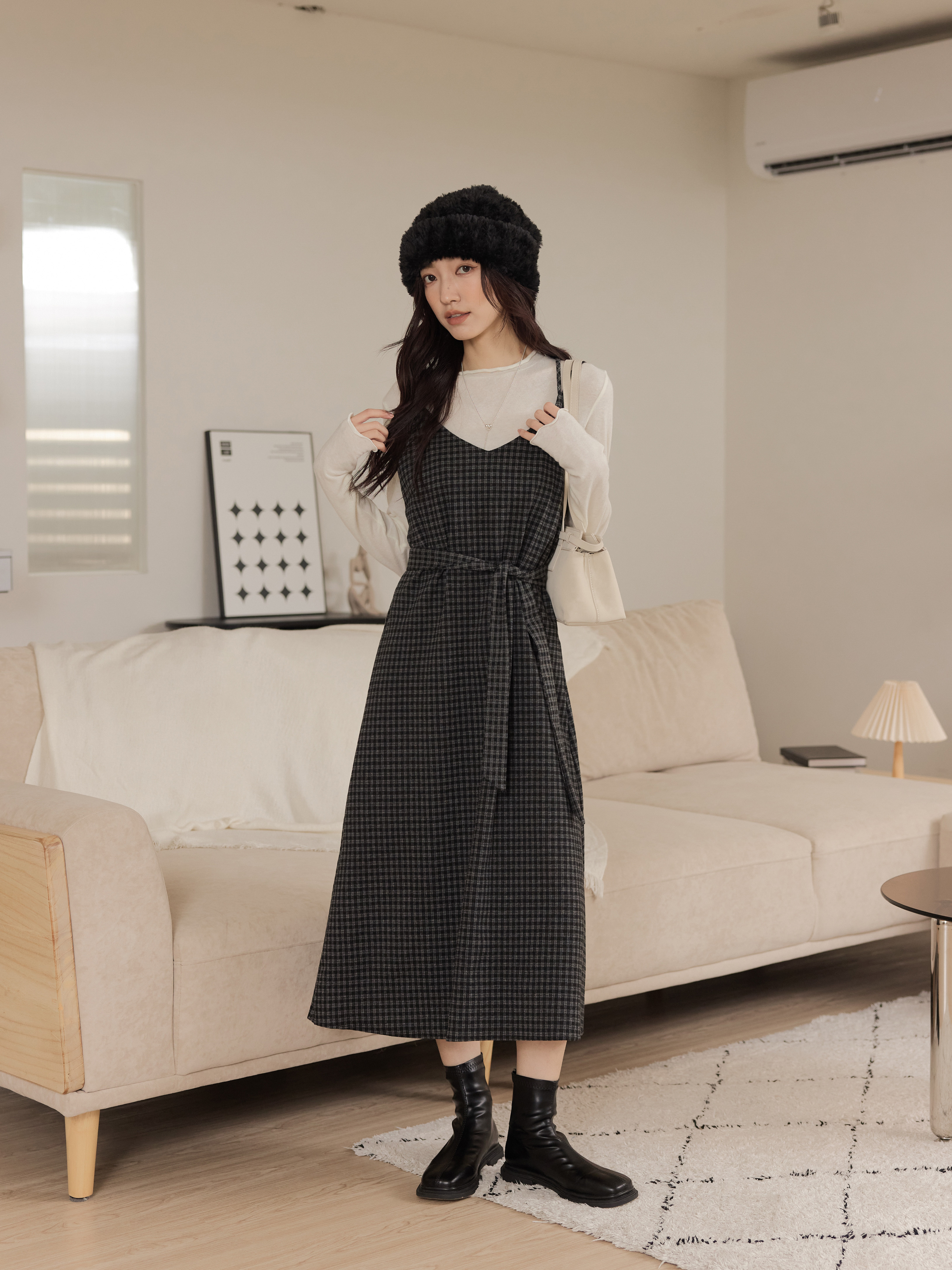 毛呢細格紋長洋裝-附綁帶