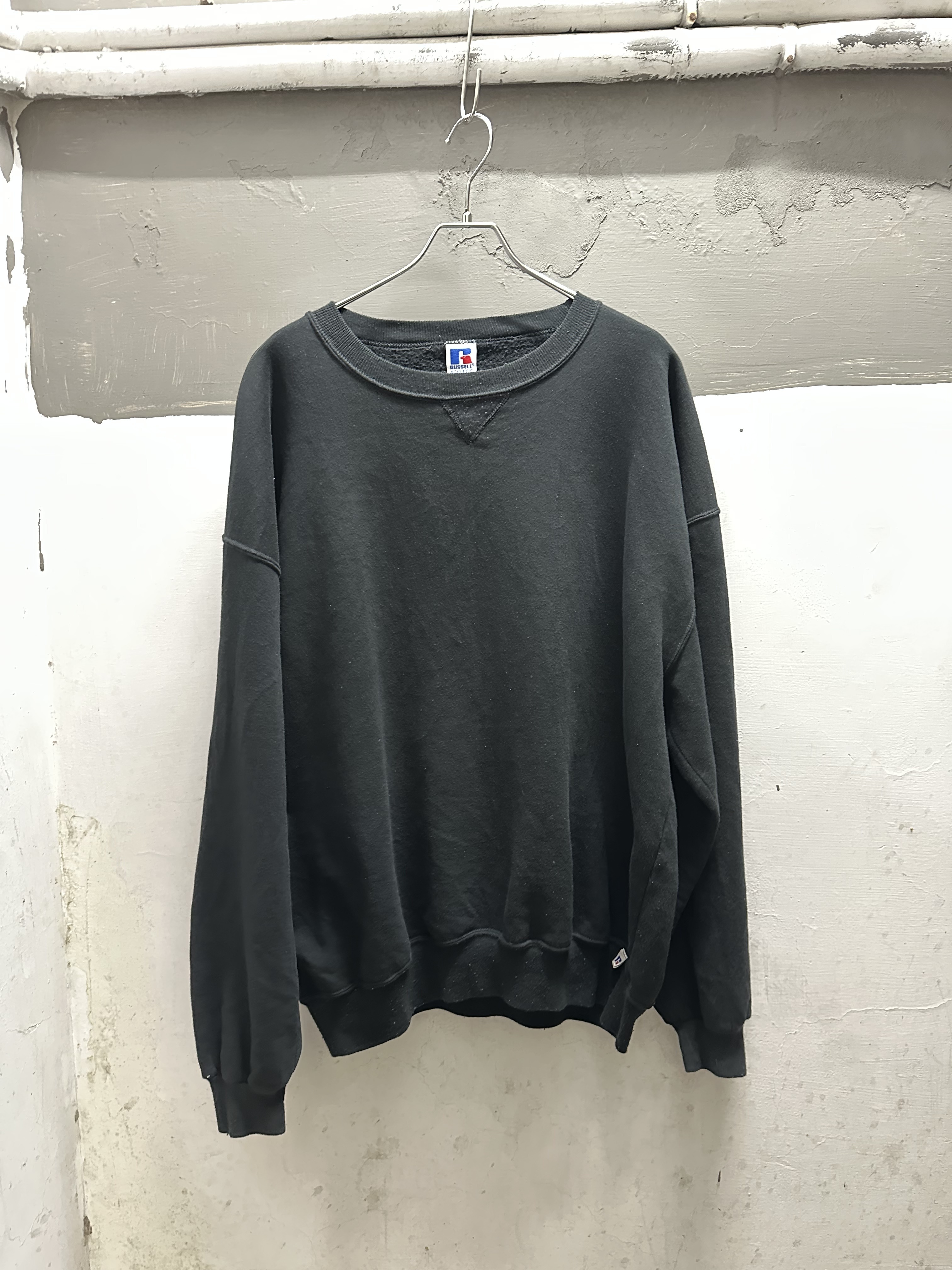 90s RUSSELL ATHLETIC Black Sweat Shirt  Made in USA