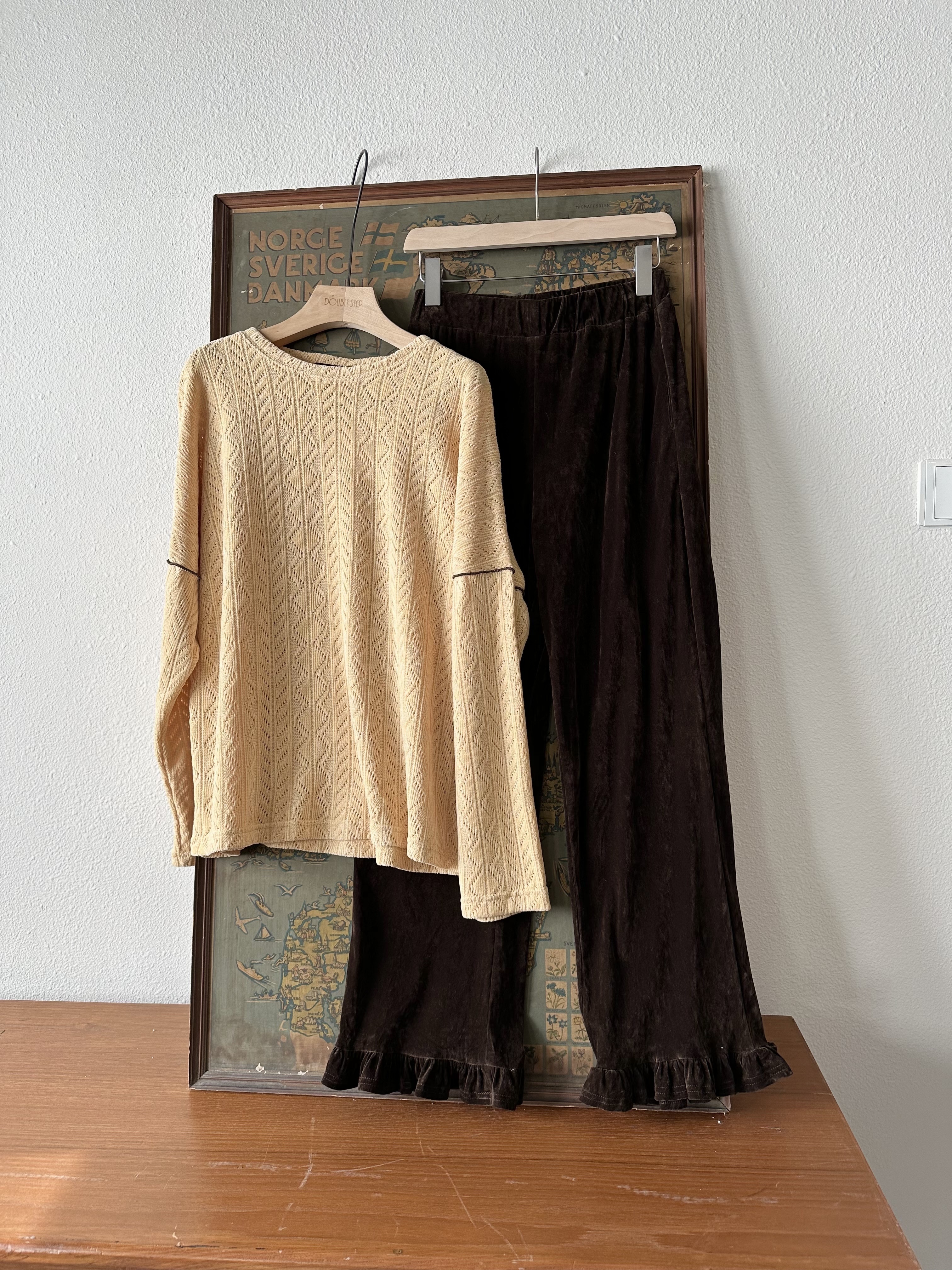 十級舒適！縷空絲絨上衣 - BL53856