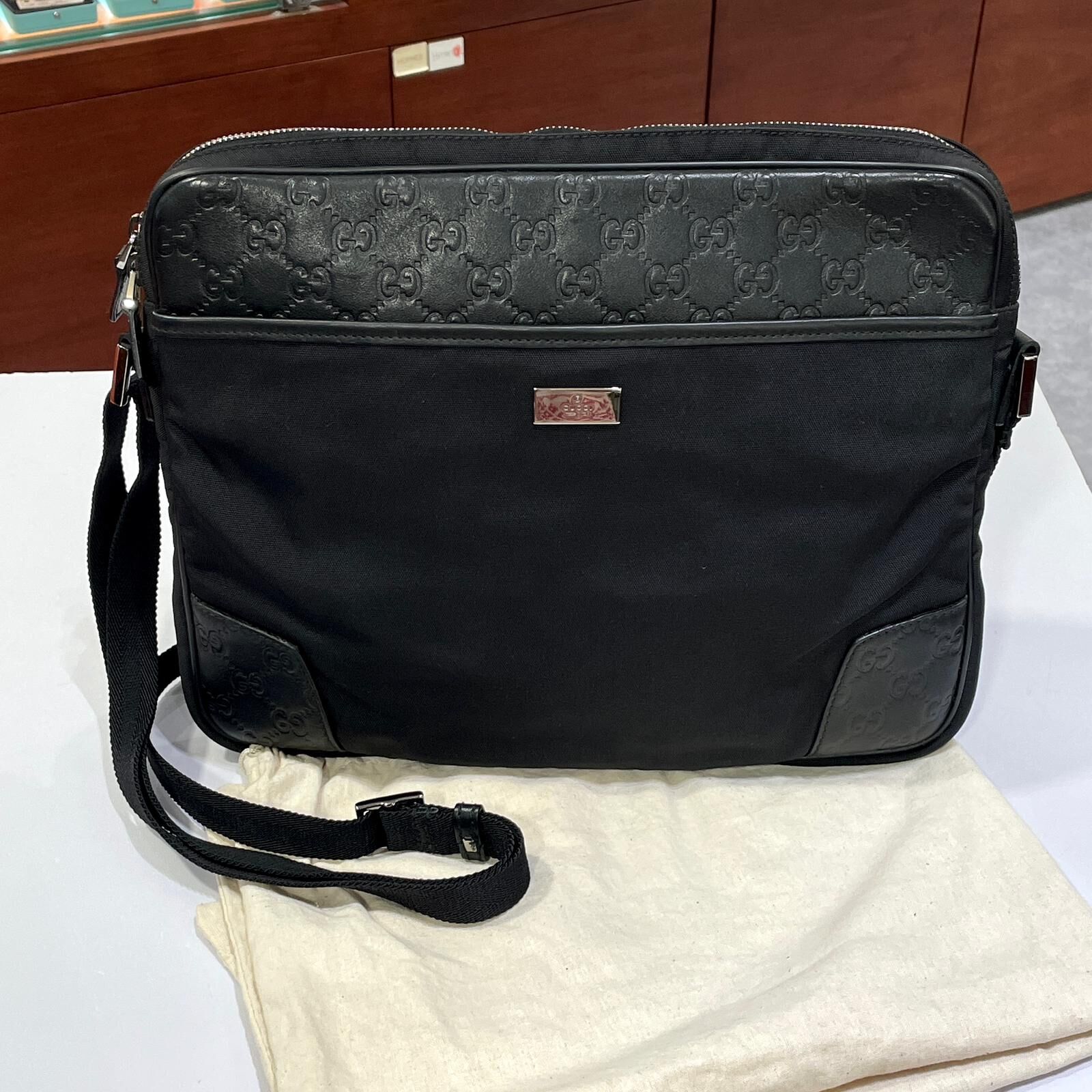 95%NEW二手GUCCI 男士斜背包, 170062, 黑色尼龍拼牛皮, 行李箱掛杆袋，古馳斜揹袋  #香榭站正品