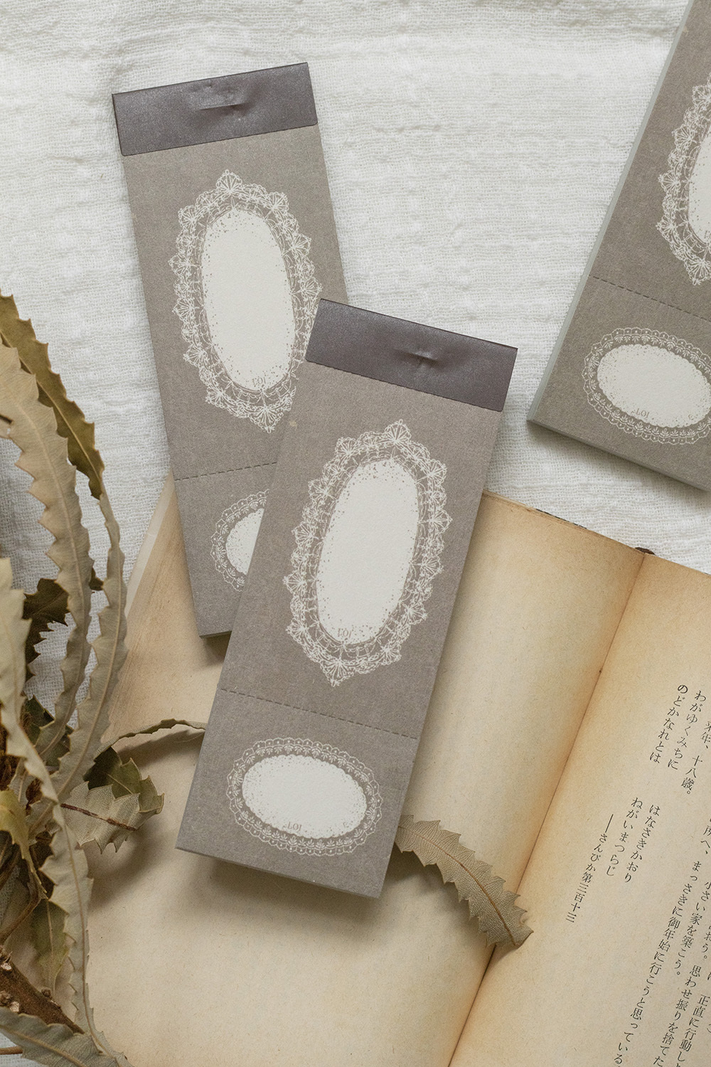 樂意Loi．布蕾絲/玫瑰牆紙/香水標籤 便箋本 <整本/綜合分裝>