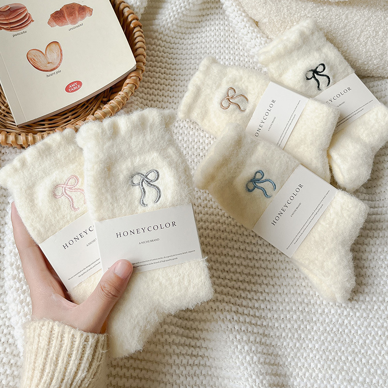 《6405》♾️奶白色刺繡蝴蝶結中筒襪