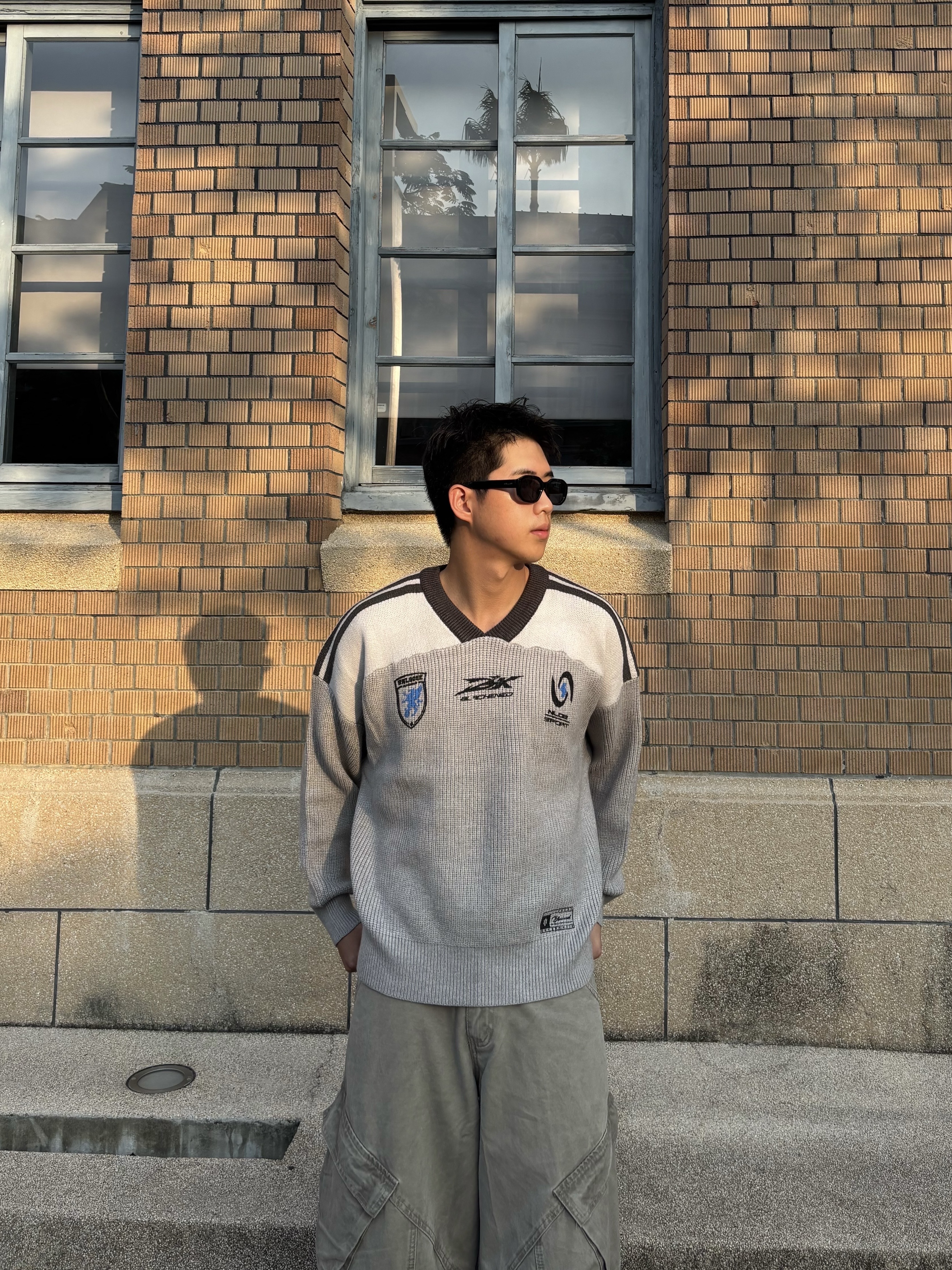 OVDY V領 針織印花 毛衣