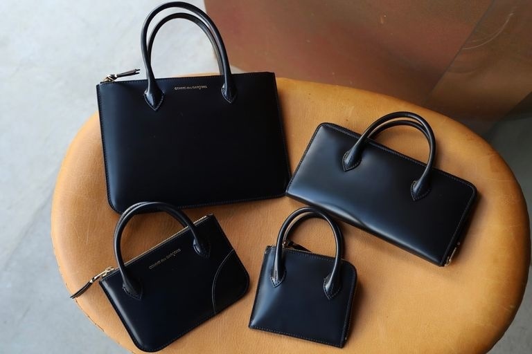 COMME DES GARÇONS WALLET / ZIP POUCH WITH HANDLE