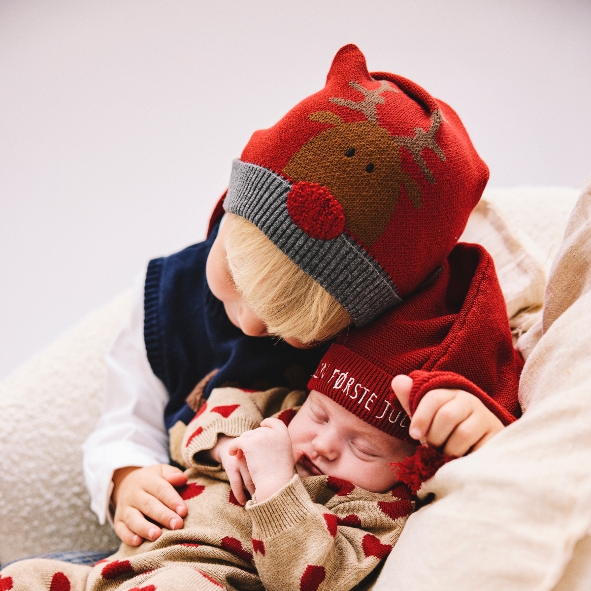 〖 Hust & Claire 〗紅鼻馴鹿長聖誕帽