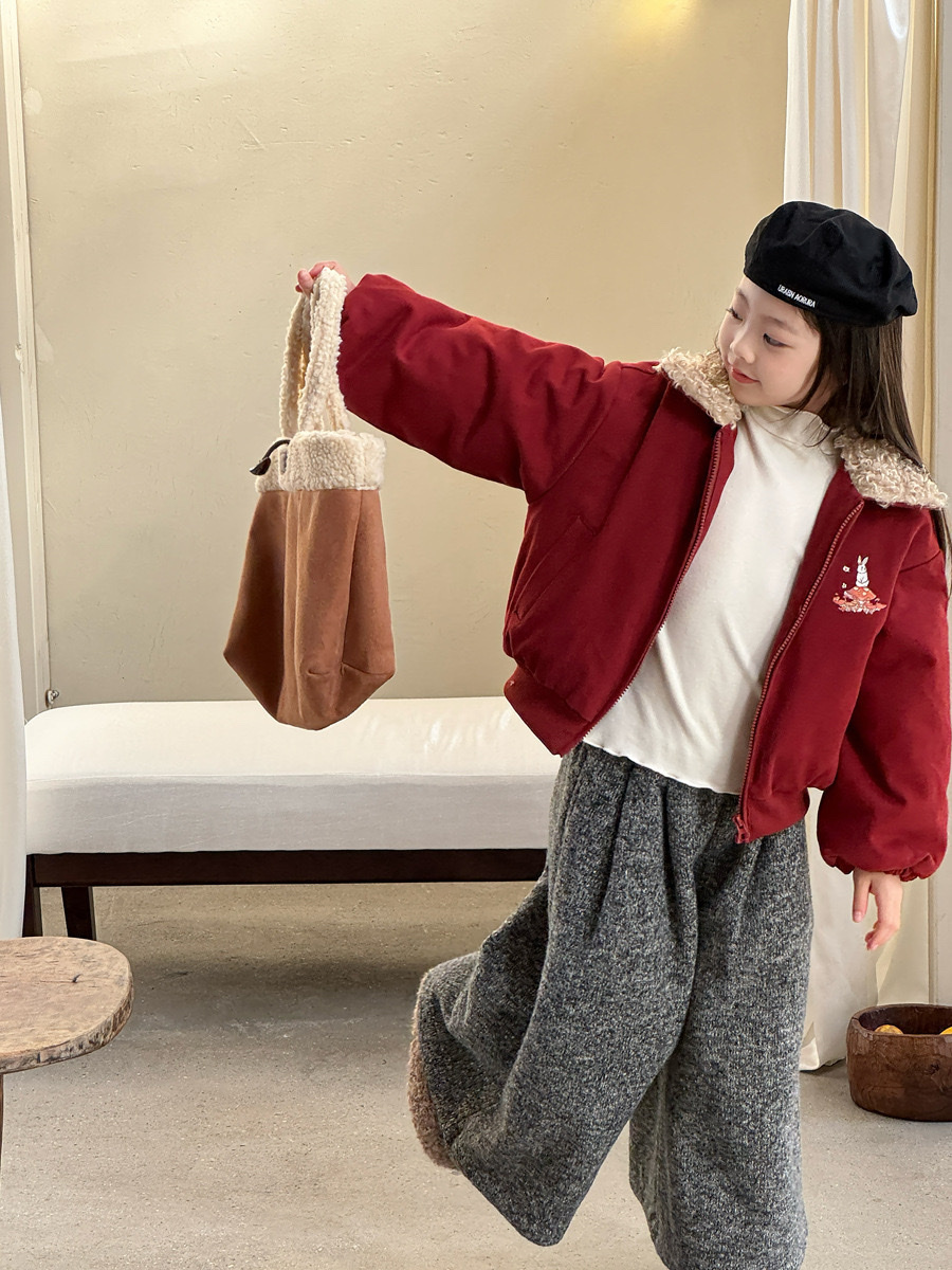 澳絨木耳邊刺繡蝴蝶結上衣