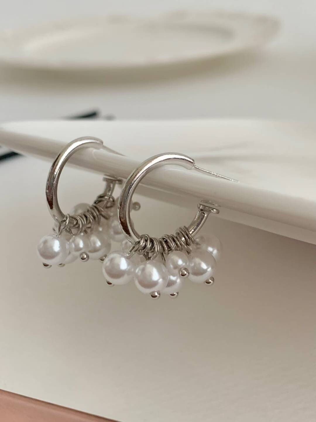 圈環接滿版葡萄珍珠造型垂墜耳環