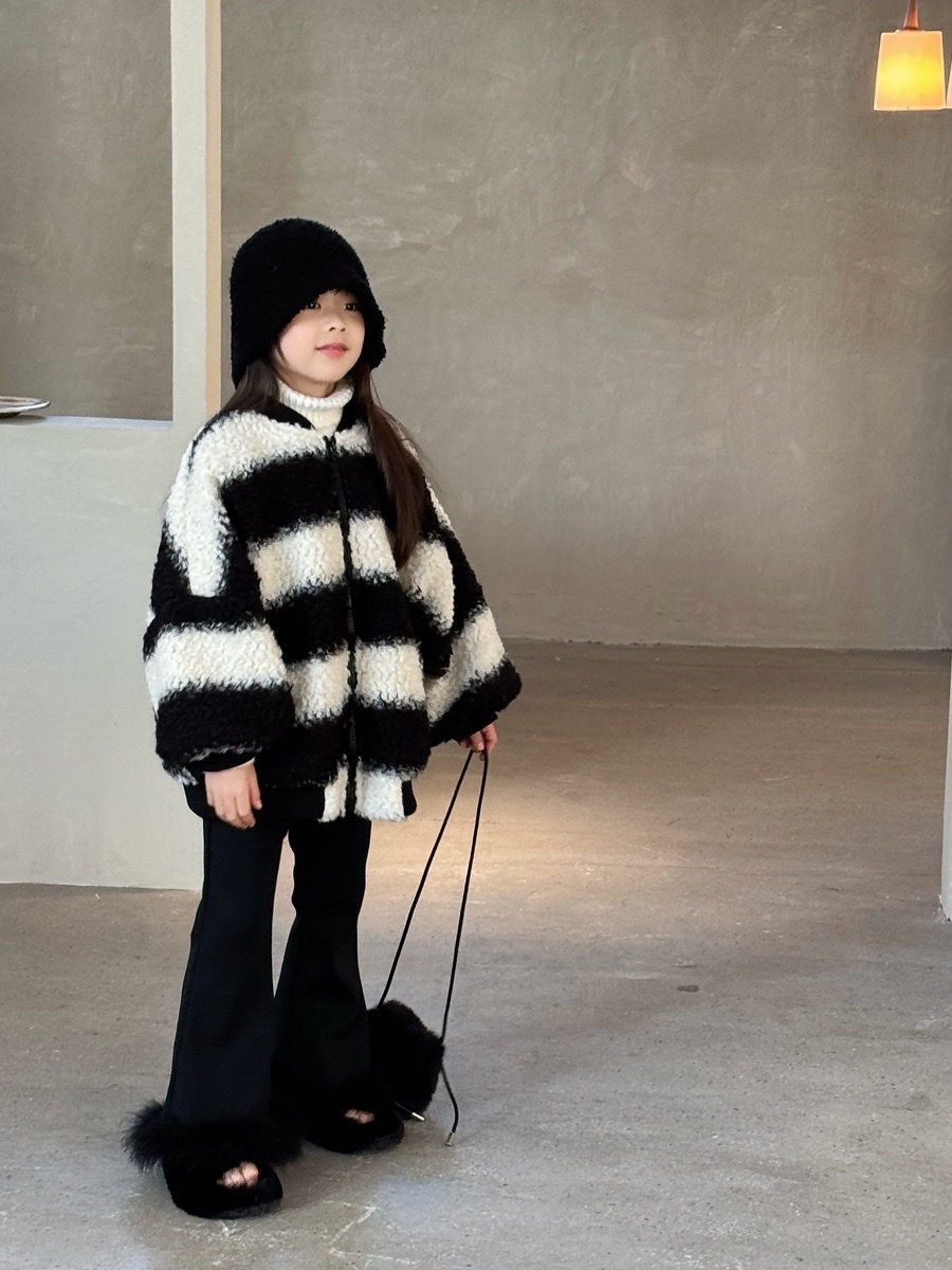 黑白條紋寬鬆羊羔毛外套