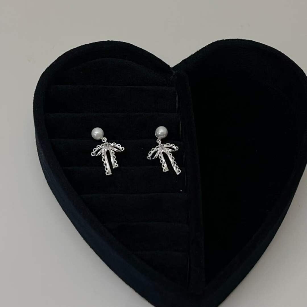 質感銀蕾絲蝴蝶結造型垂墜耳環