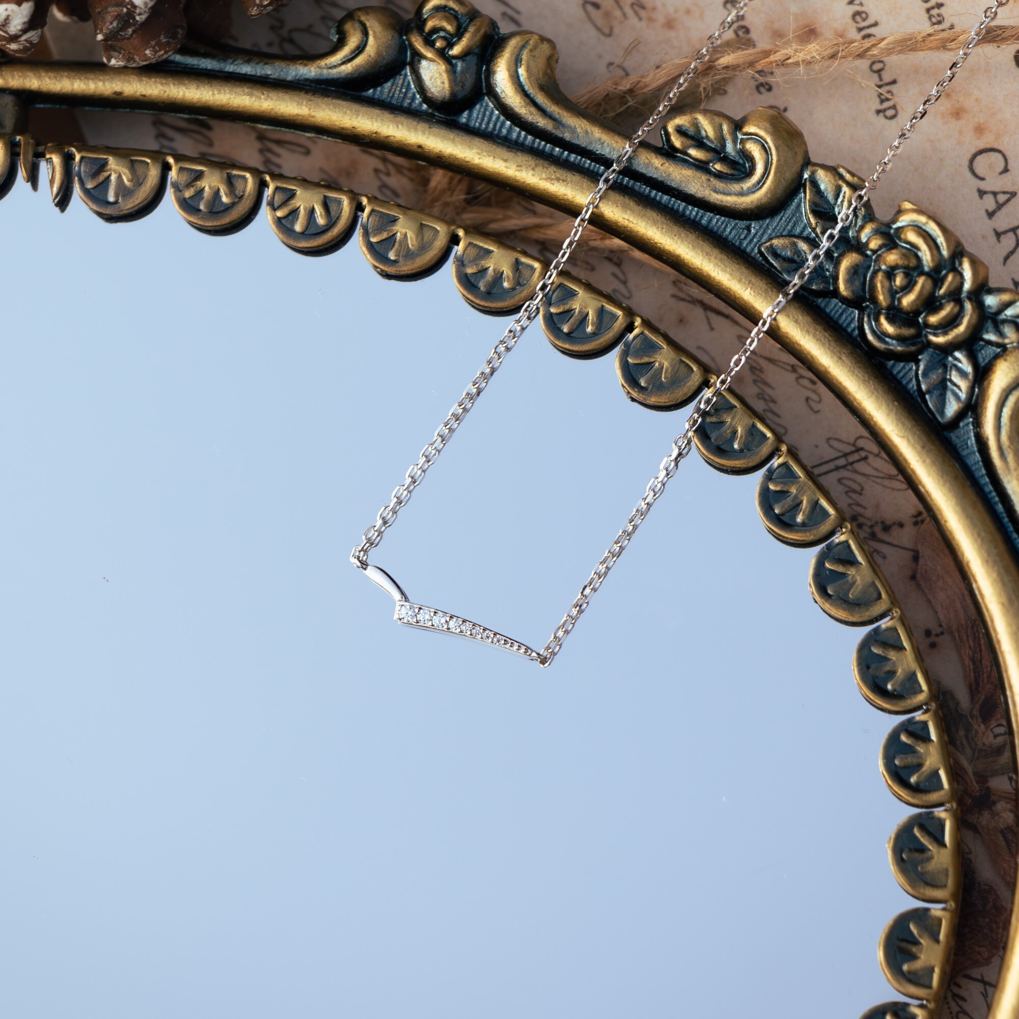 以海鷗的翅膀作為概念的純銀項鍊,具備祝福意義的一款項鍊,適合作為聖誕節交換禮物或是節日送禮的禮物