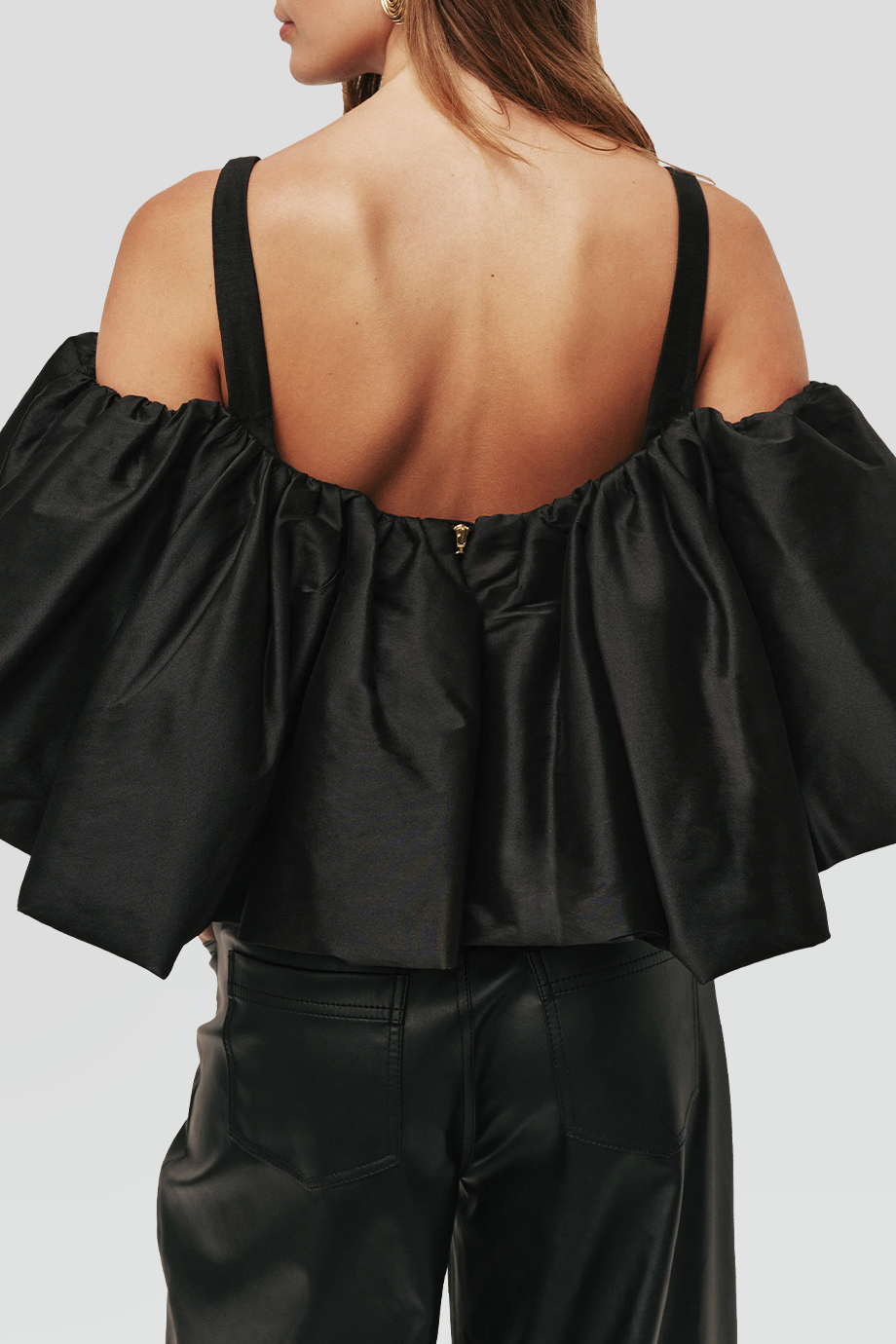 Aje｜ROMY 方形肩帶短版澎澎上衣