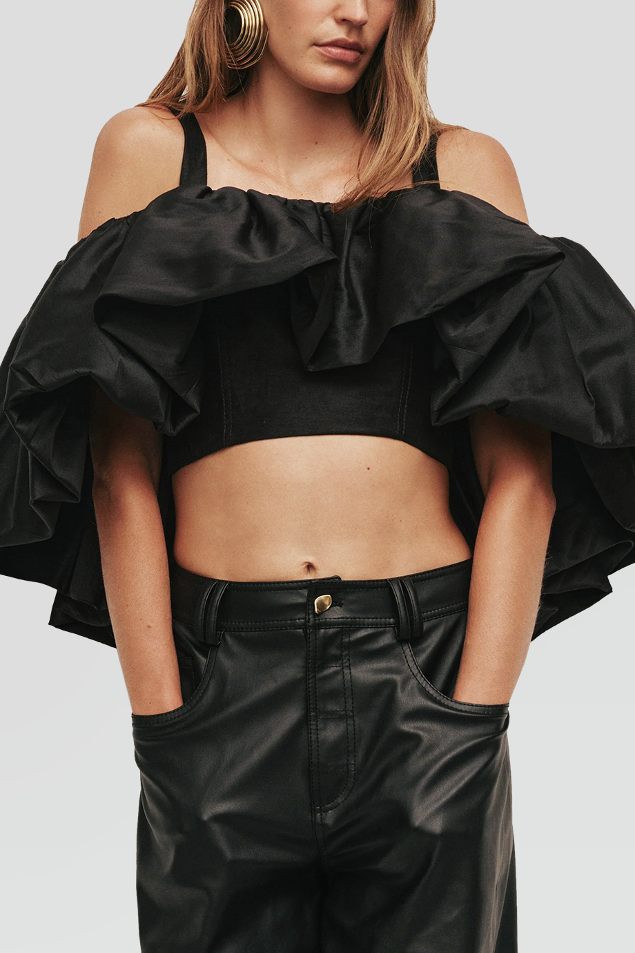 Aje｜ROMY 方形肩帶短版澎澎上衣