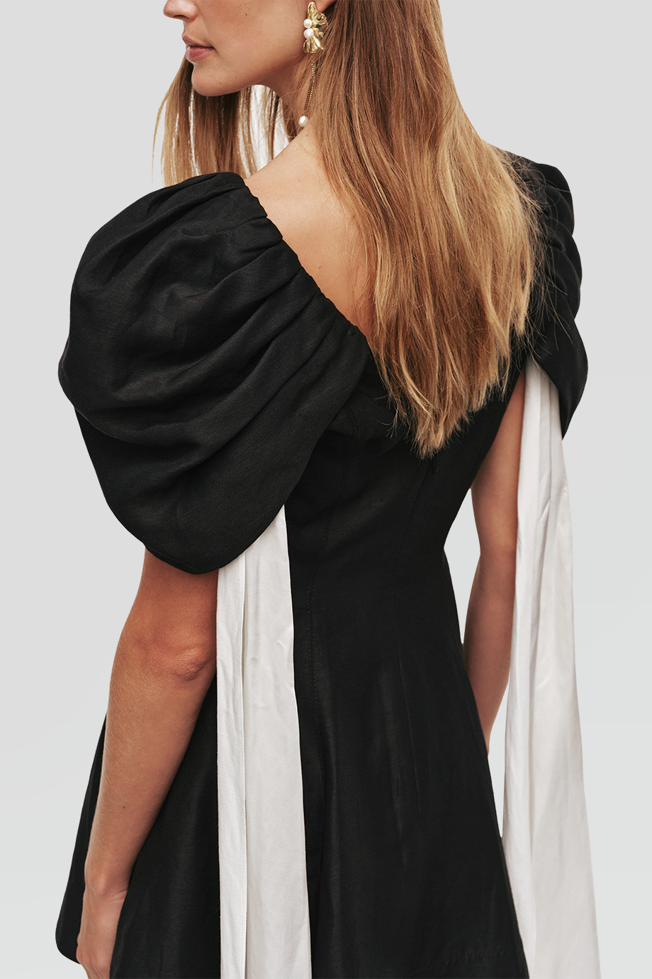 Aje｜BISOU V領澎袖短洋裝