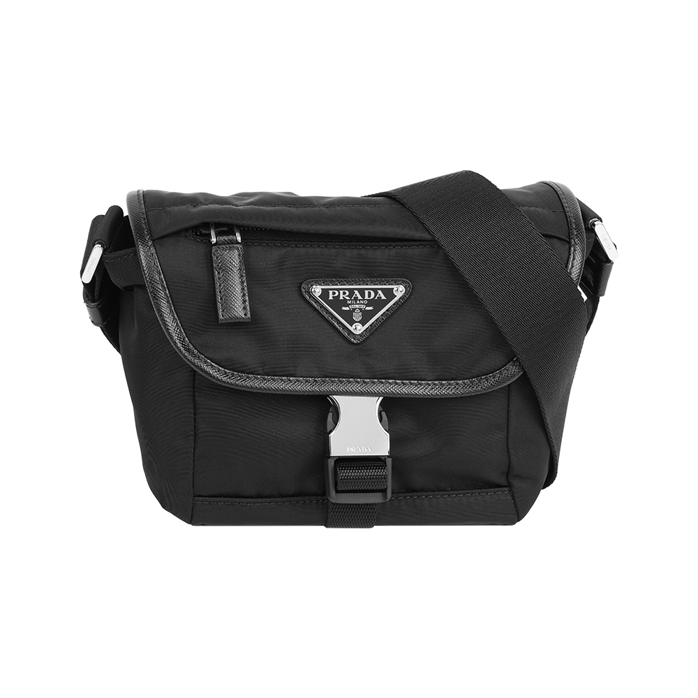 【Prada】銀色三角牌Logo 再生尼龍釦式小斜背包(黑色)