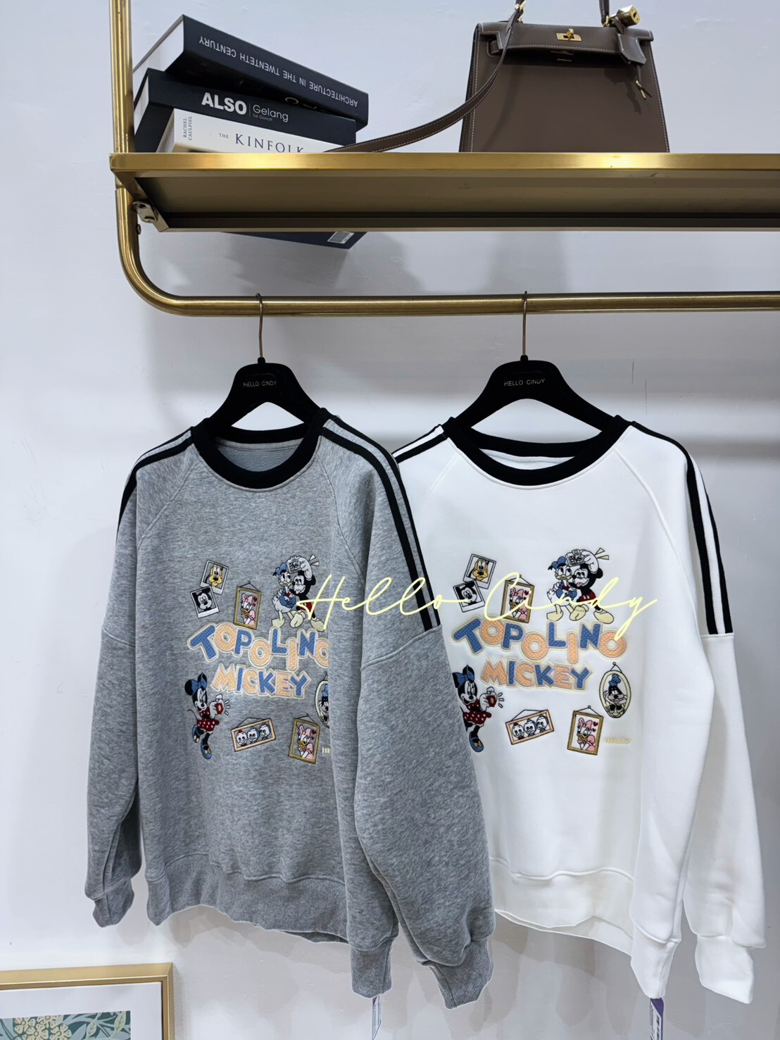 B11123 質感超好的美式刺繡米奇家族側條刷毛大學T