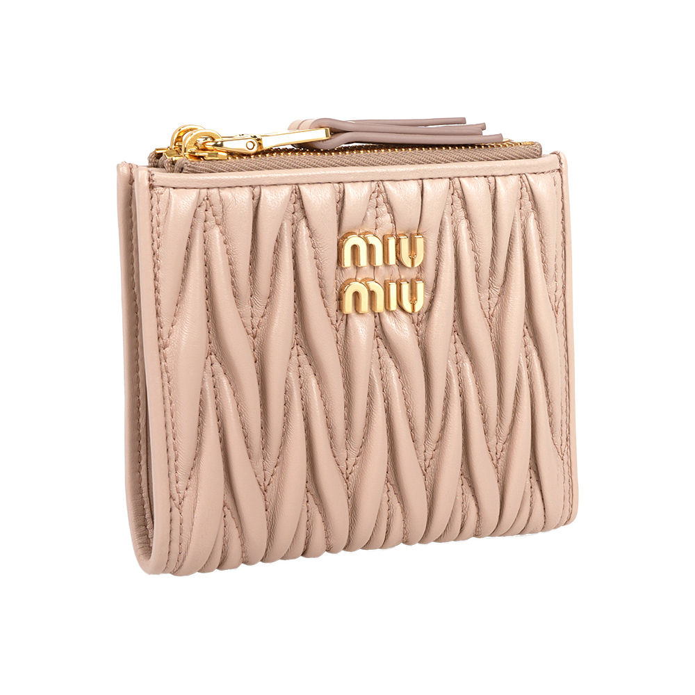 【Miu Miu】金字納帕軟皮拉鍊零錢袋釦式二折短夾(粉色)