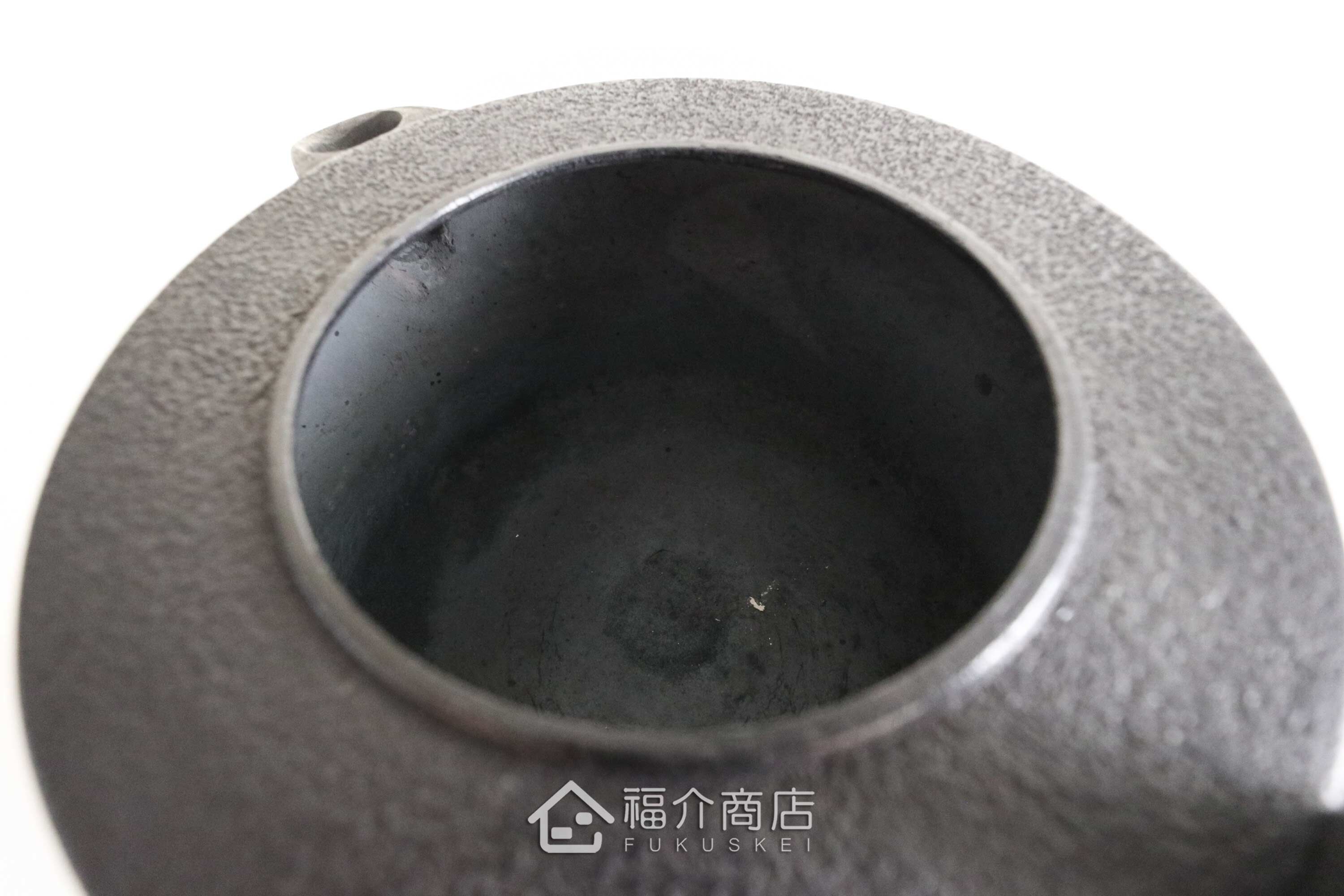 薰山工房所製作煮水泡茶用的鐵壺