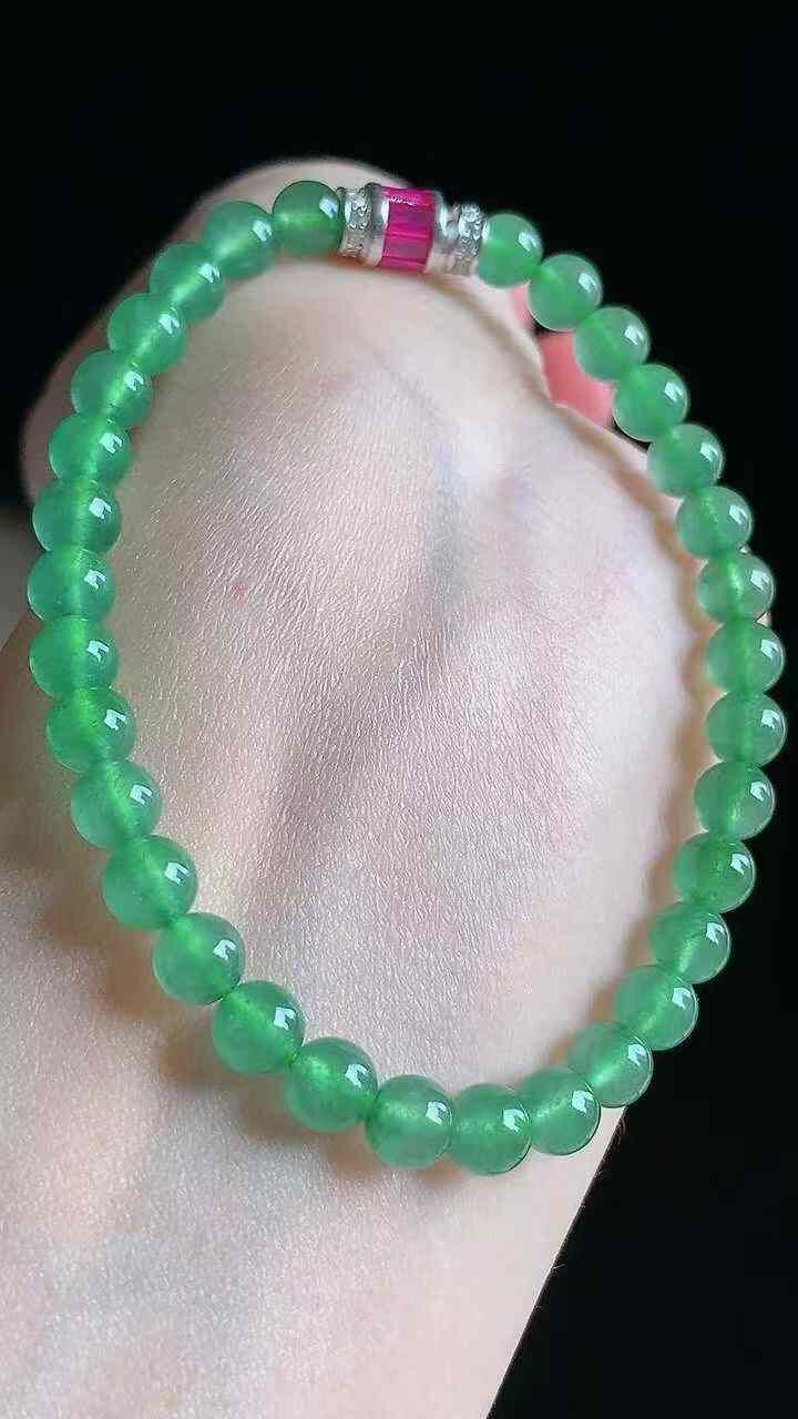 11175712 翡翠冰綠手串 (5.6mm直徑)