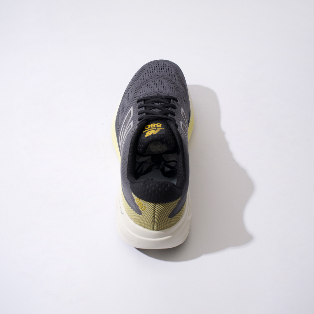New Balance Fresh Foam X 880 V15 男鞋 灰白色 4E超寬楦緩震 慢跑鞋 M880J15